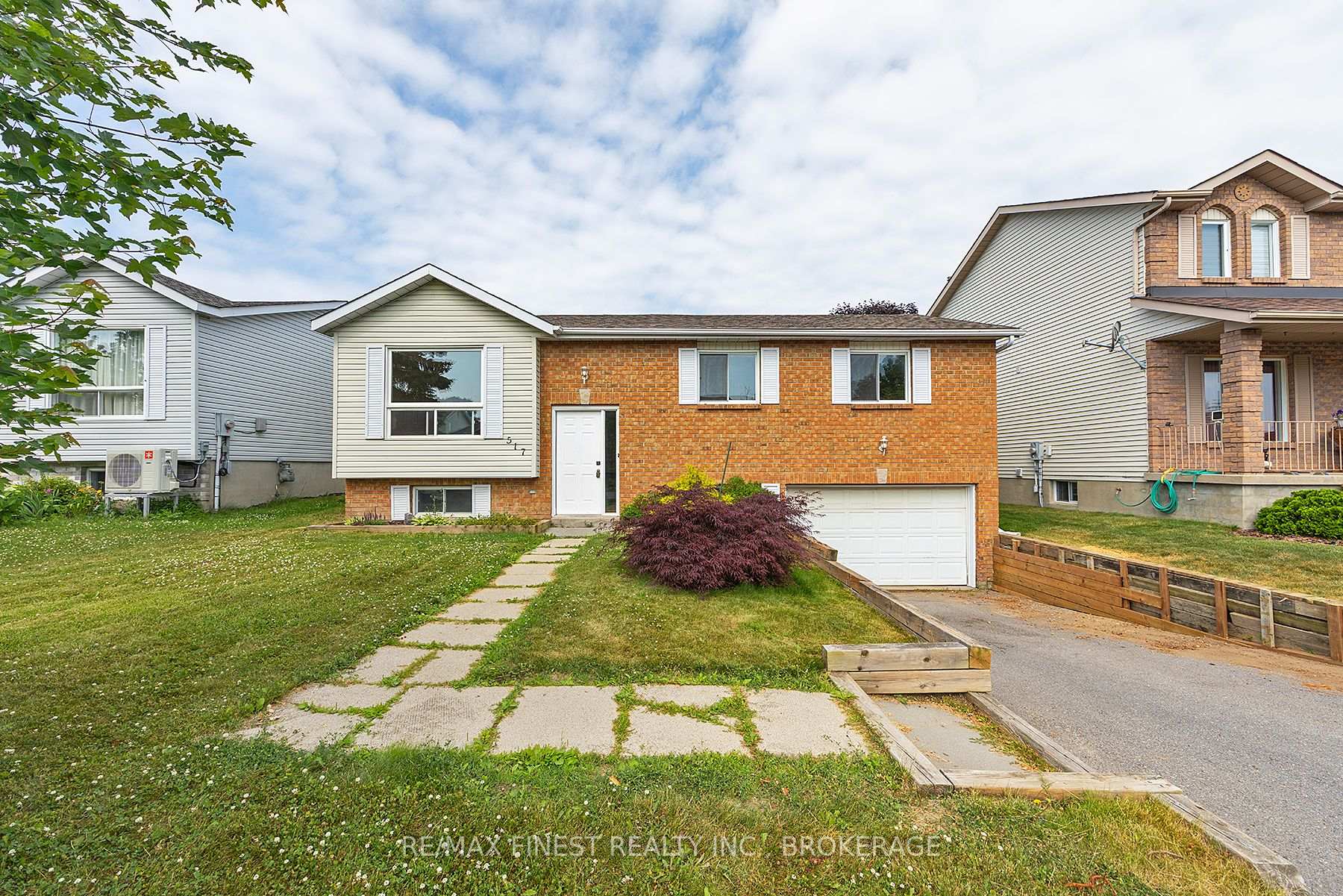 Photo 3 of 517 Citation Crescent, Kingston, City Southwest — HOMEH
