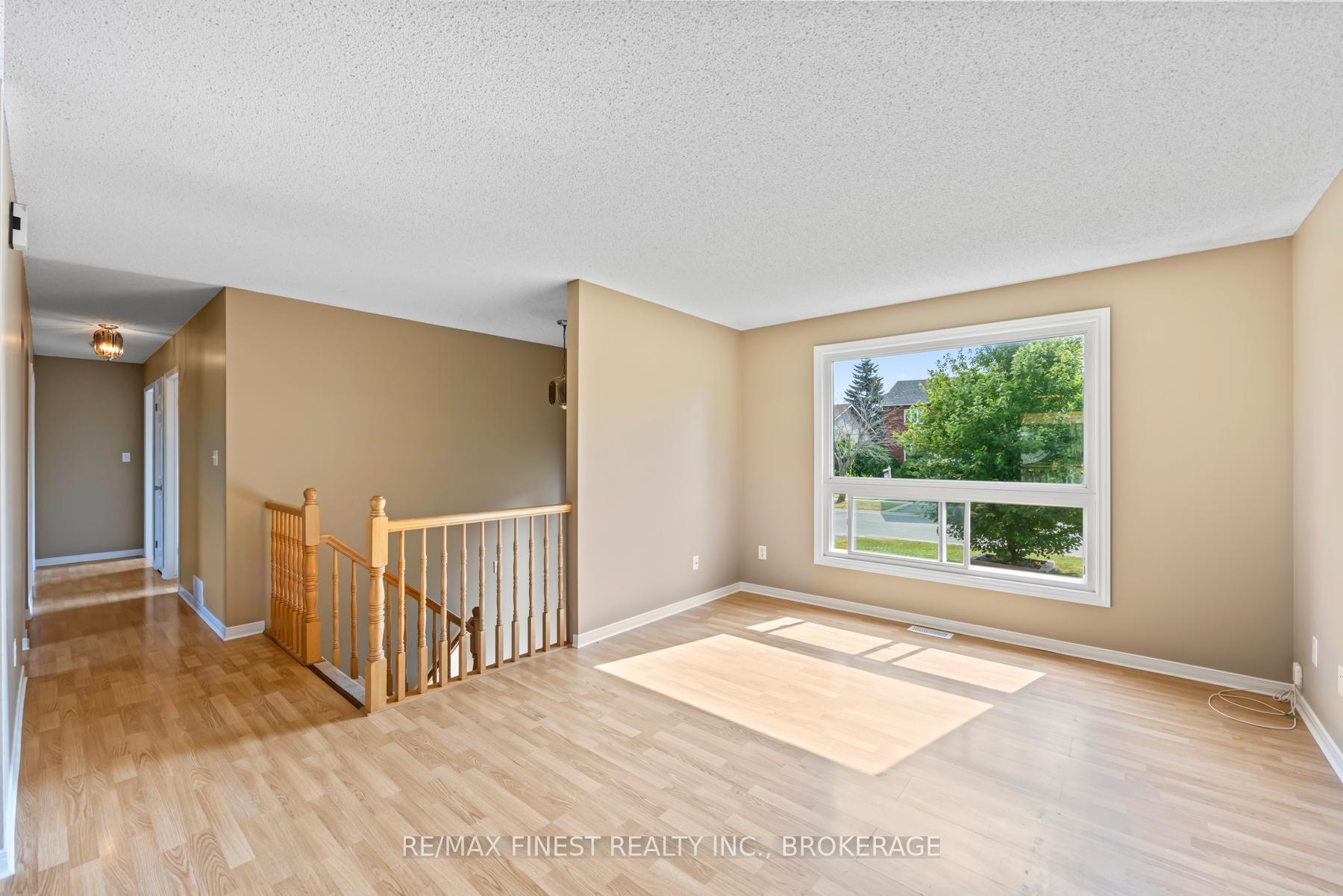 Photo 9 of 517 Citation Crescent, Kingston, City Southwest — HOMEH