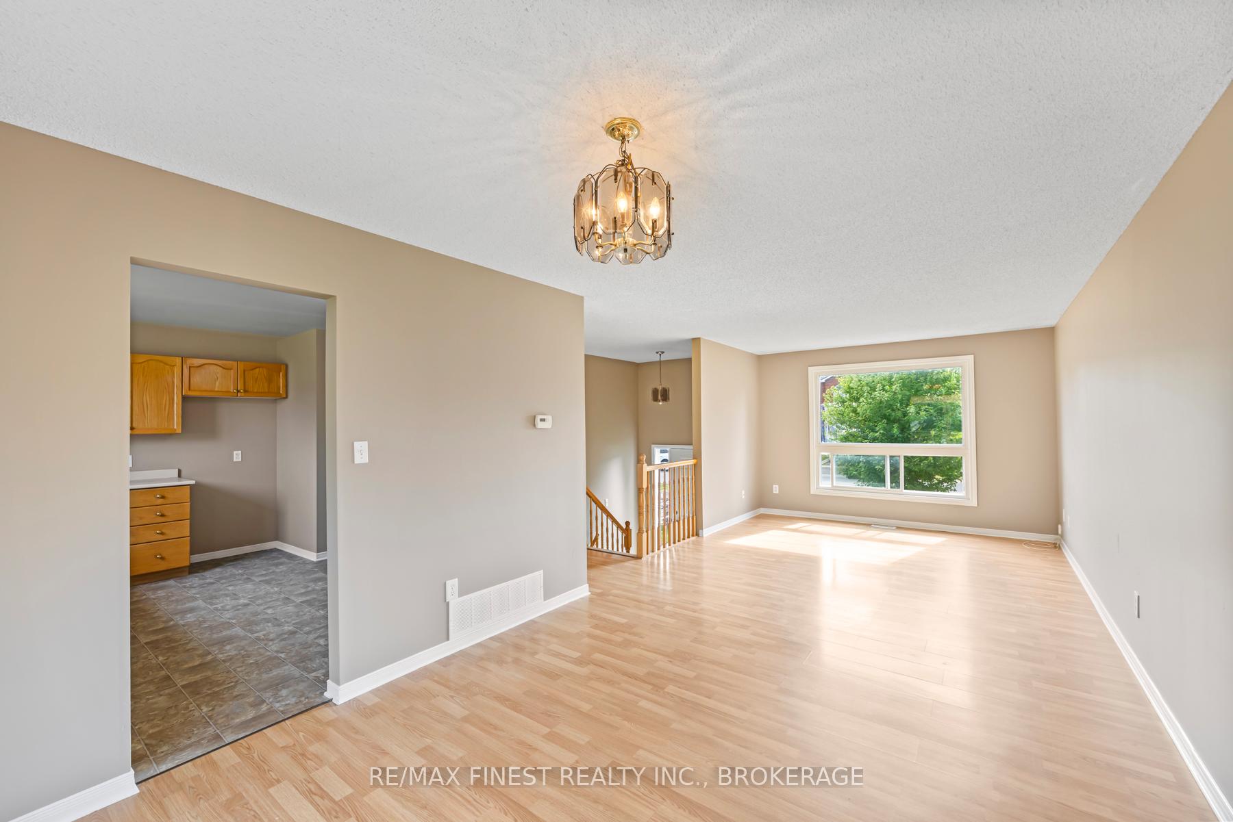 Photo 12 of 517 Citation Crescent, Kingston, City Southwest — HOMEH