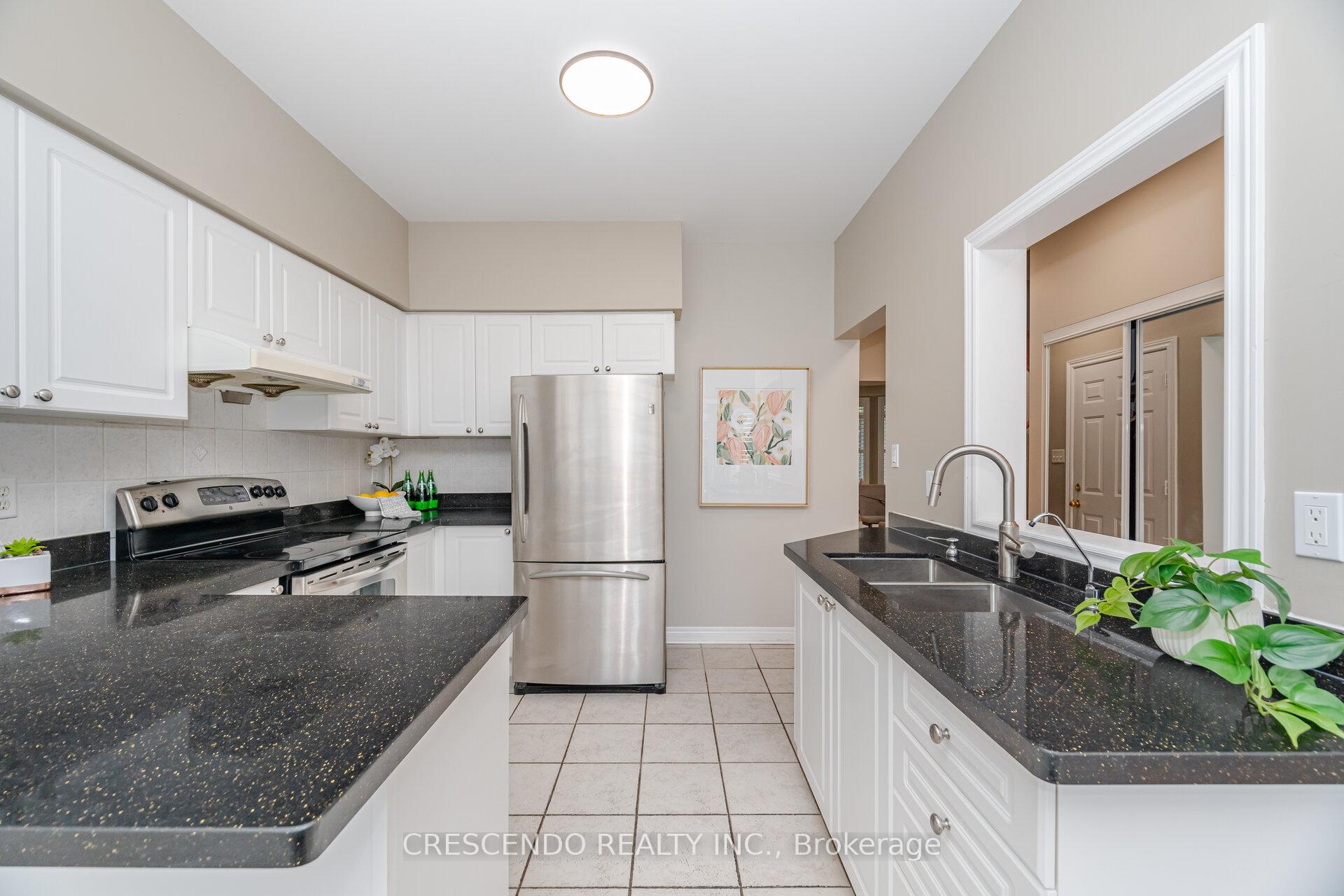 Photo 10 of 45 Weatherill Road, Markham, Berczy — HOMEH