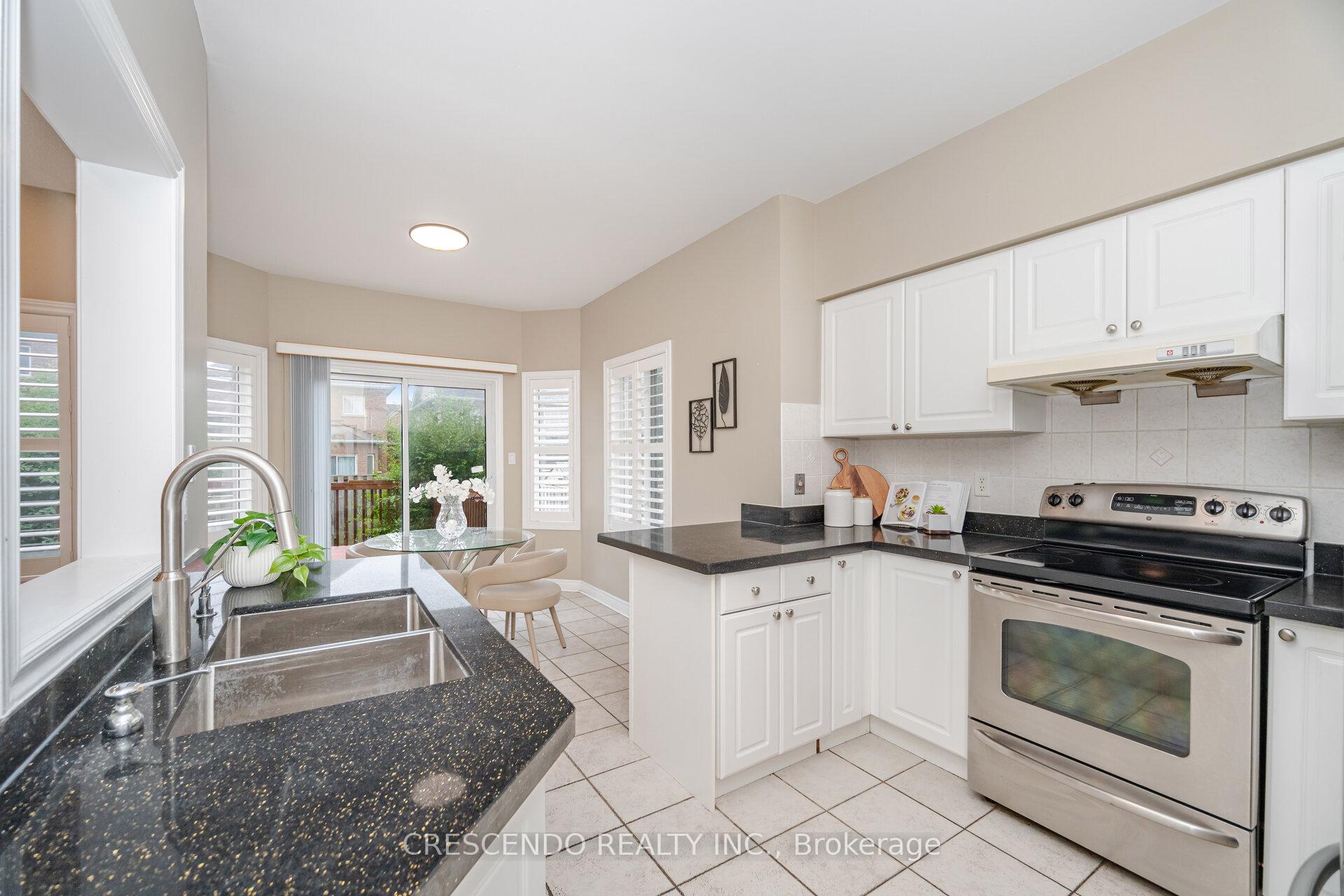 Photo 11 of 45 Weatherill Road, Markham, Berczy — HOMEH