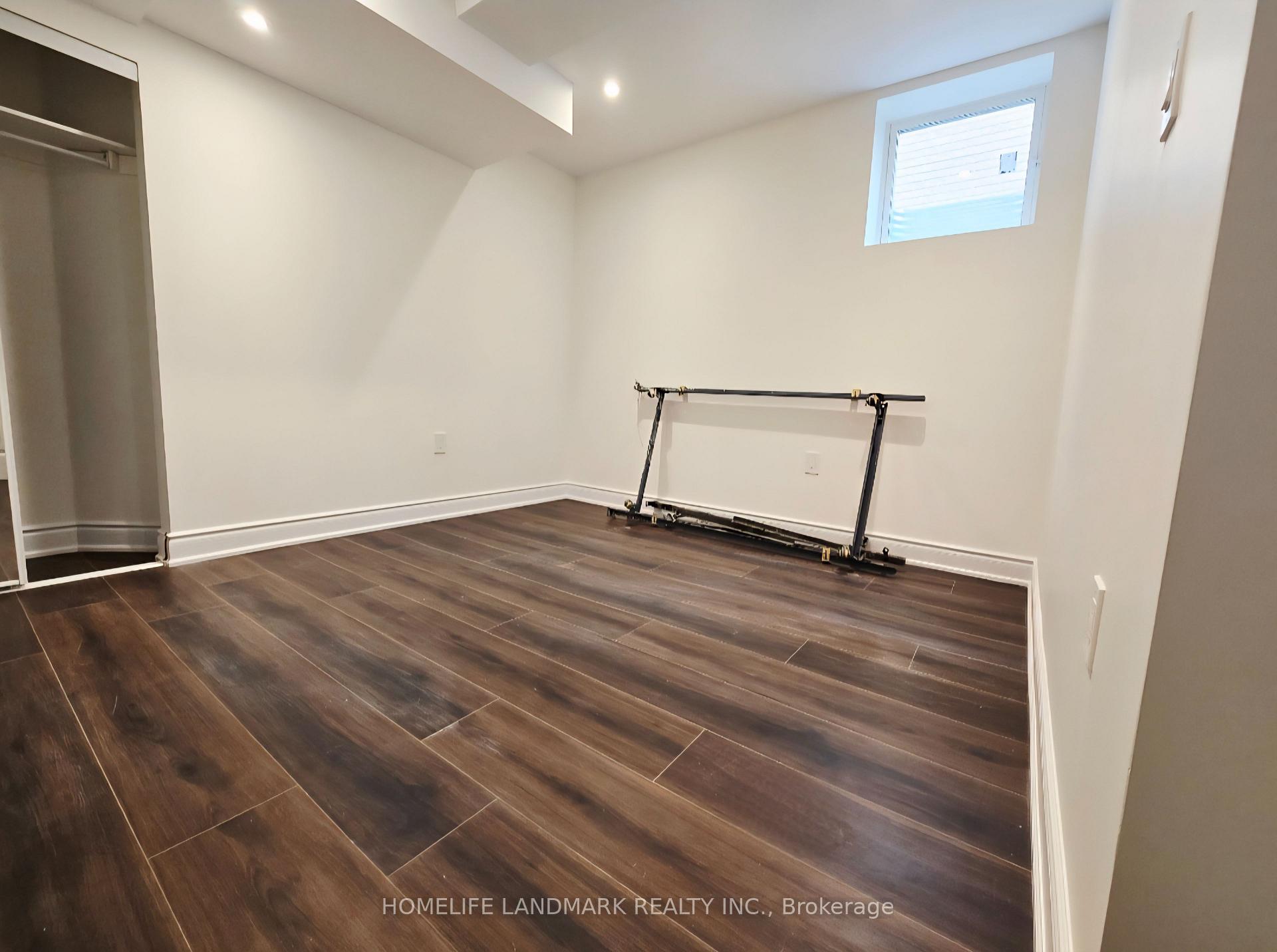 Photo 8 of 147 Bocelli Crescent, Hamilton, Rural Glanbrook — HOMEH