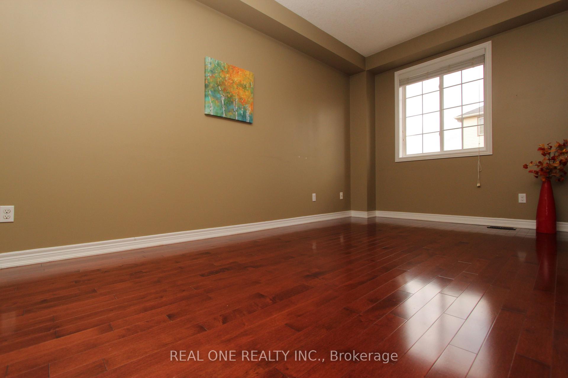 Photo 5 of 19 Browview Drive, Hamilton, Waterdown — HOMEH