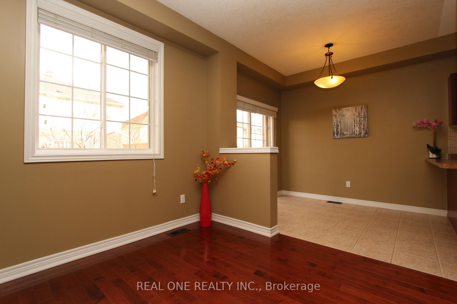 Photo 6 of 19 Browview Drive, Hamilton, Waterdown — HOMEH
