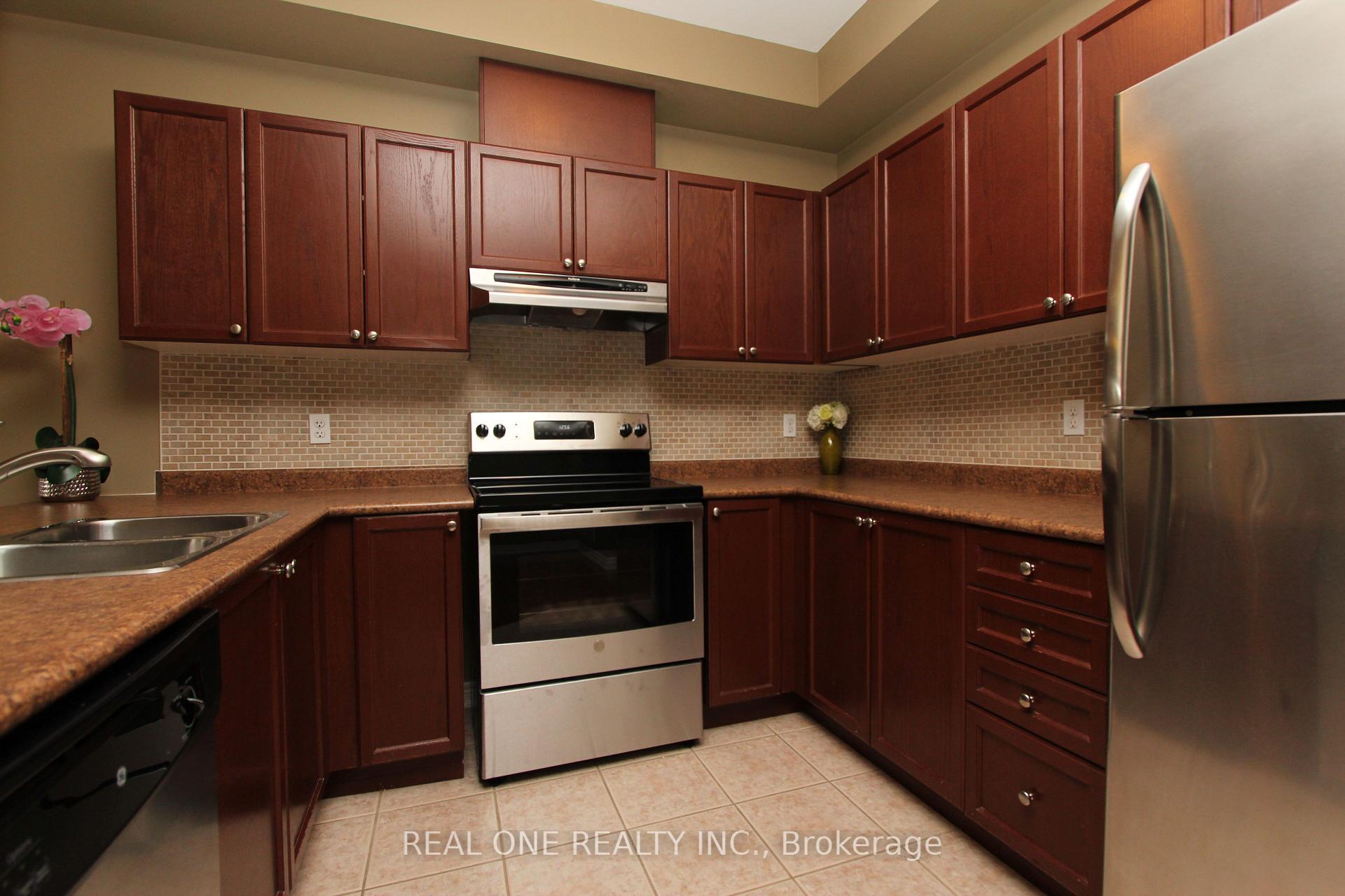 Photo 8 of 19 Browview Drive, Hamilton, Waterdown — HOMEH