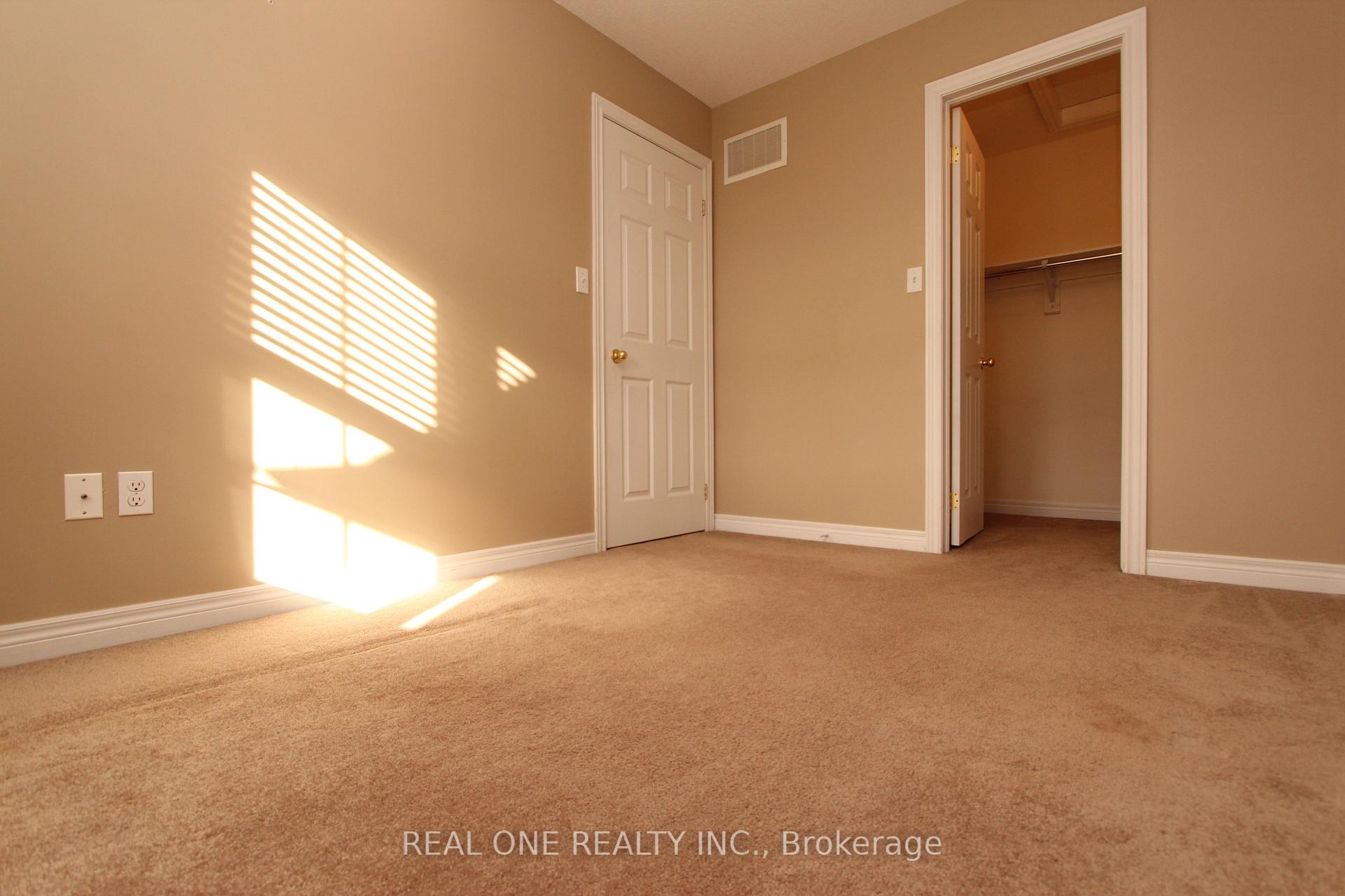 Photo 20 of 19 Browview Drive, Hamilton, Waterdown — HOMEH