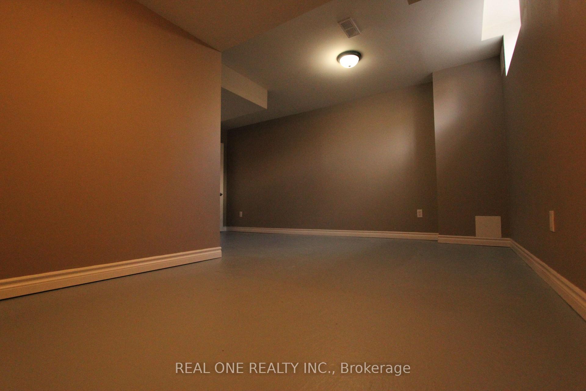 Photo 32 of 19 Browview Drive, Hamilton, Waterdown — HOMEH