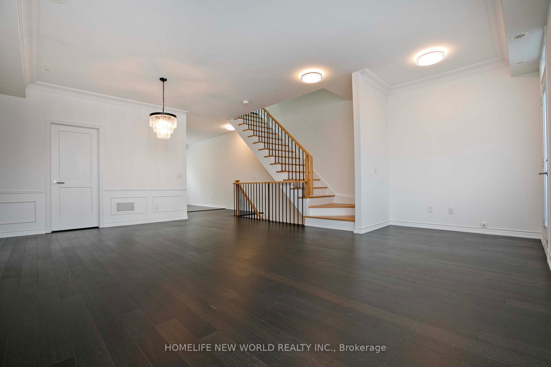 Photo 12 of 66 Village Parkway, Markham, Unionville — HOMEH
