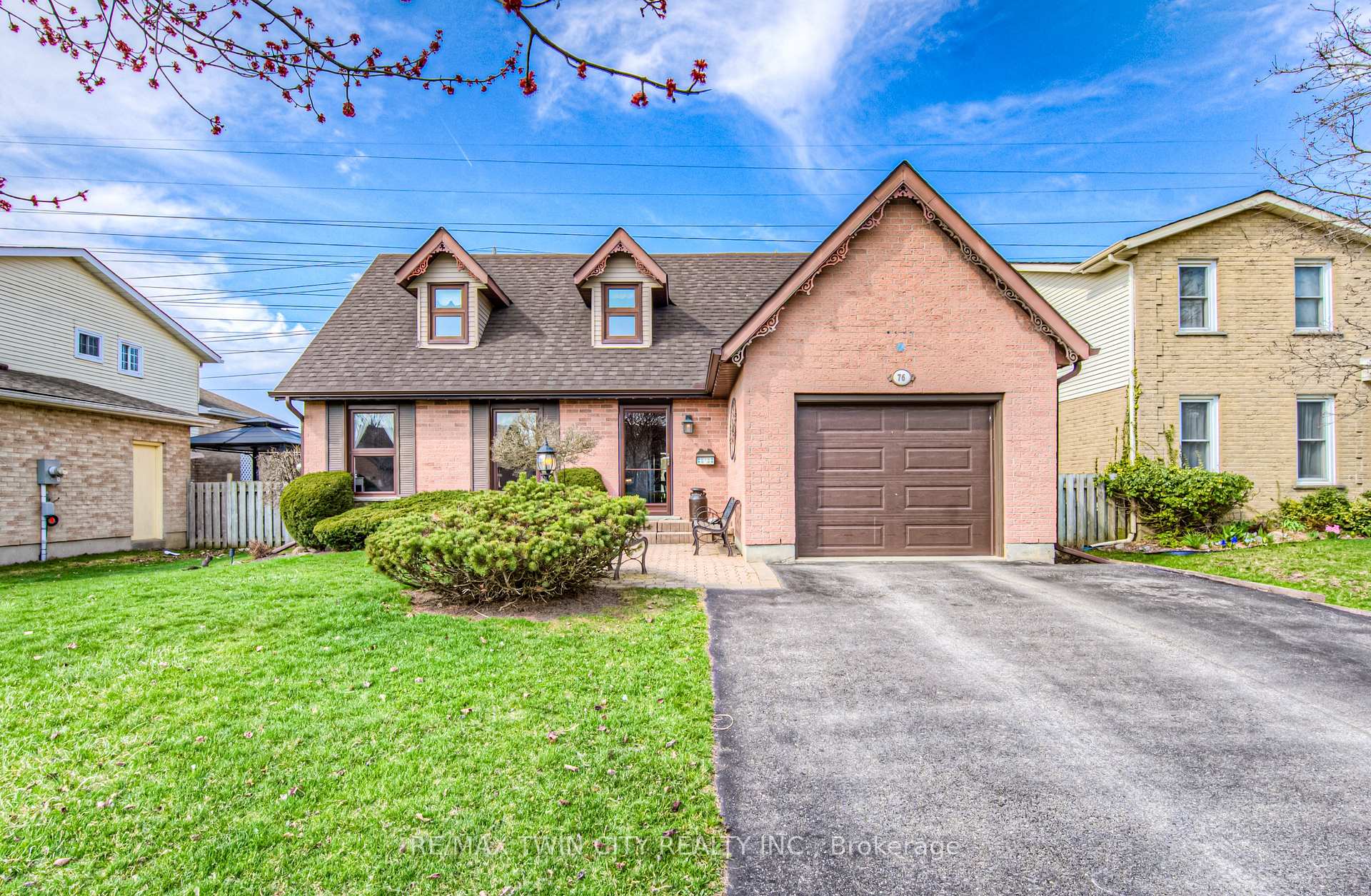 Photo 1 of 76 Newbury Drive, Kitchener — HOMEH