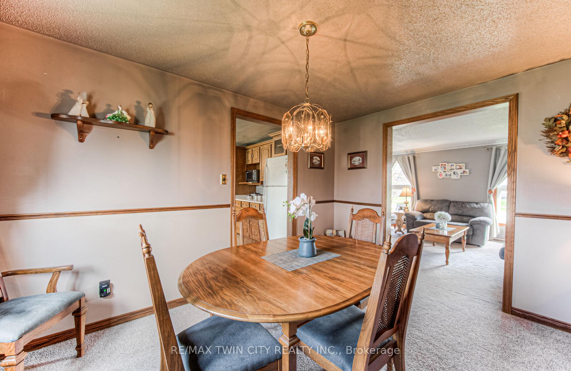 Photo 9 of 76 Newbury Drive, Kitchener — HOMEH