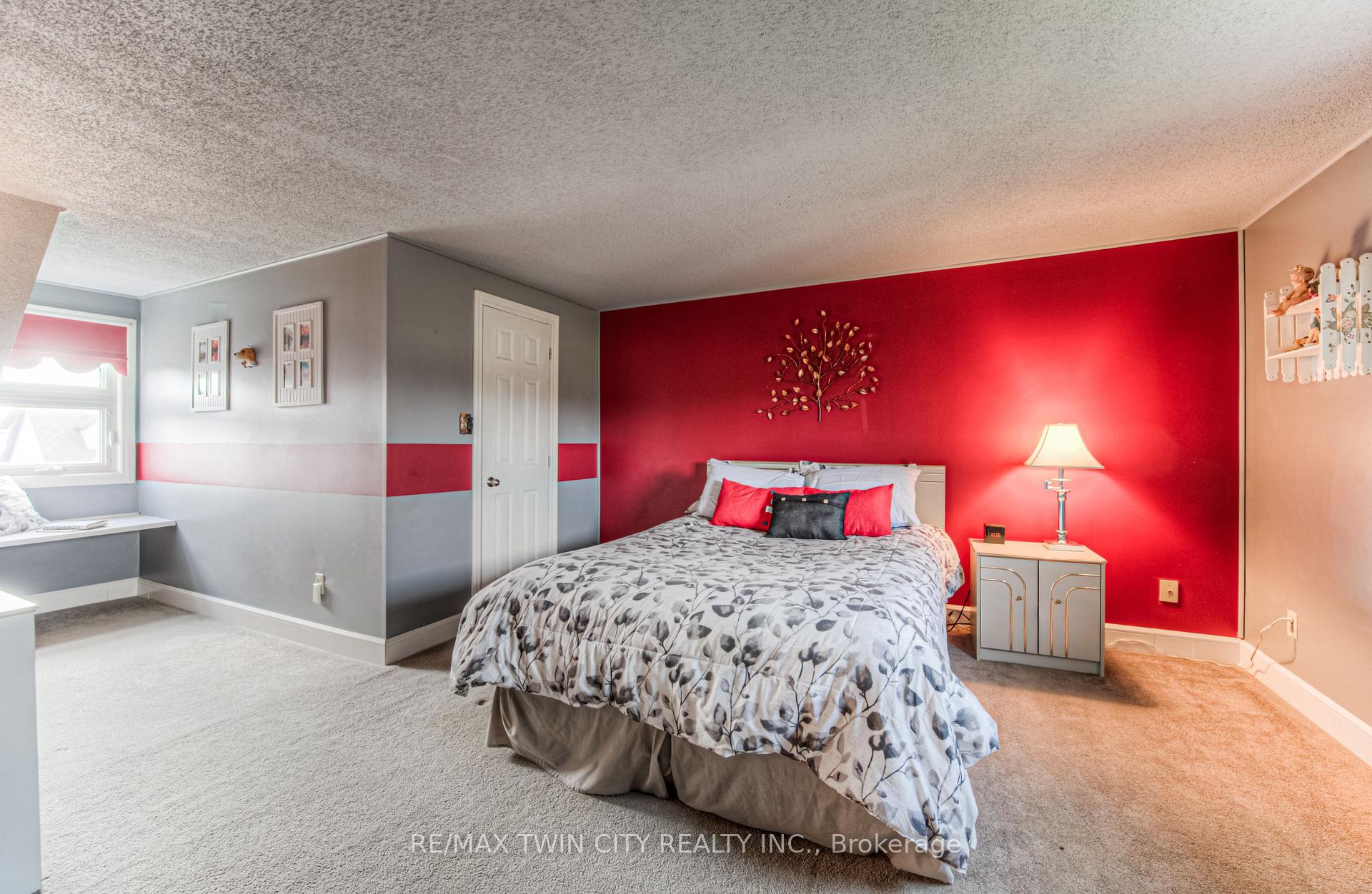 Photo 29 of 76 Newbury Drive, Kitchener — HOMEH