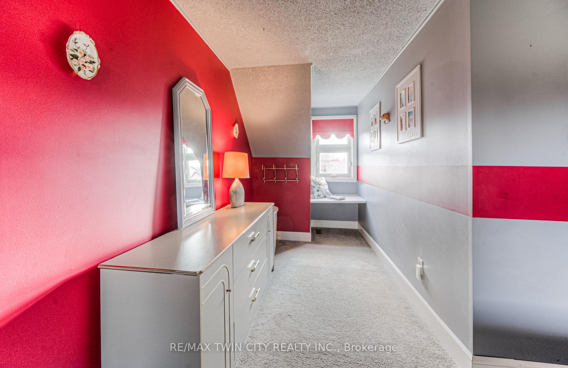 Photo 31 of 76 Newbury Drive, Kitchener — HOMEH
