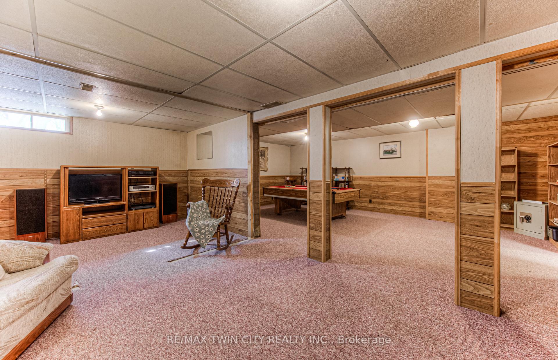 Photo 35 of 76 Newbury Drive, Kitchener — HOMEH