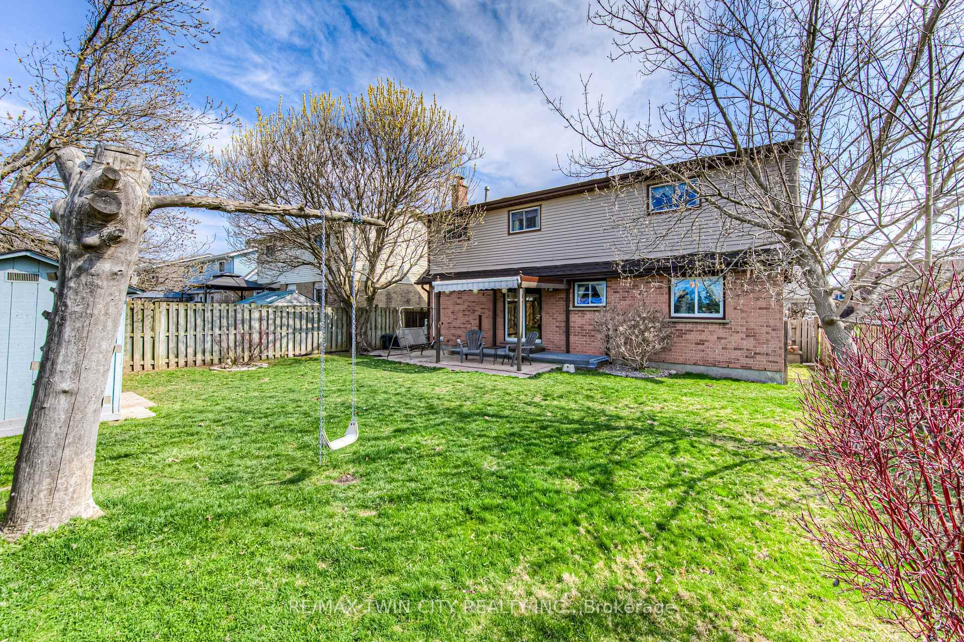 Photo 43 of 76 Newbury Drive, Kitchener — HOMEH