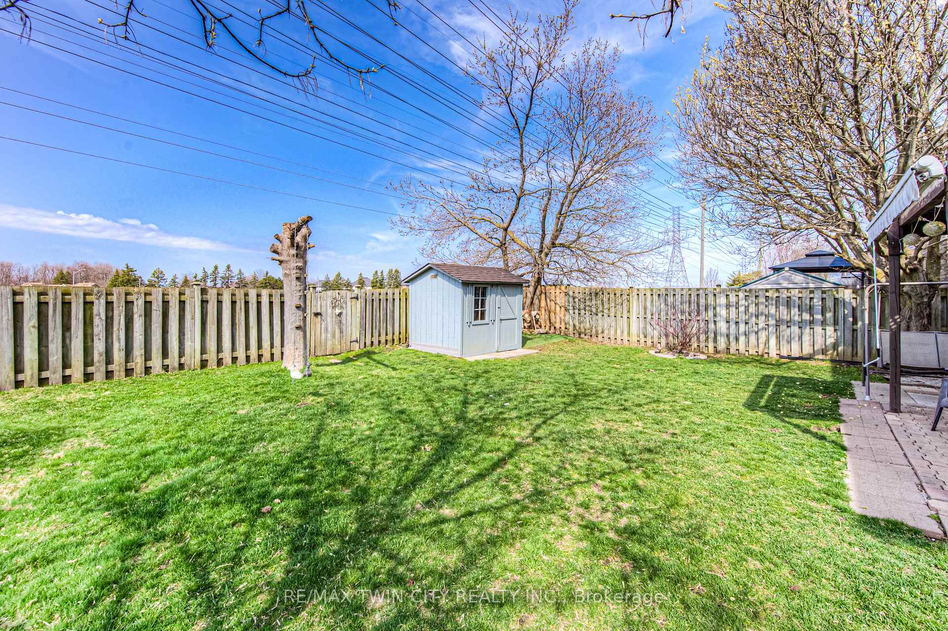 Photo 44 of 76 Newbury Drive, Kitchener — HOMEH