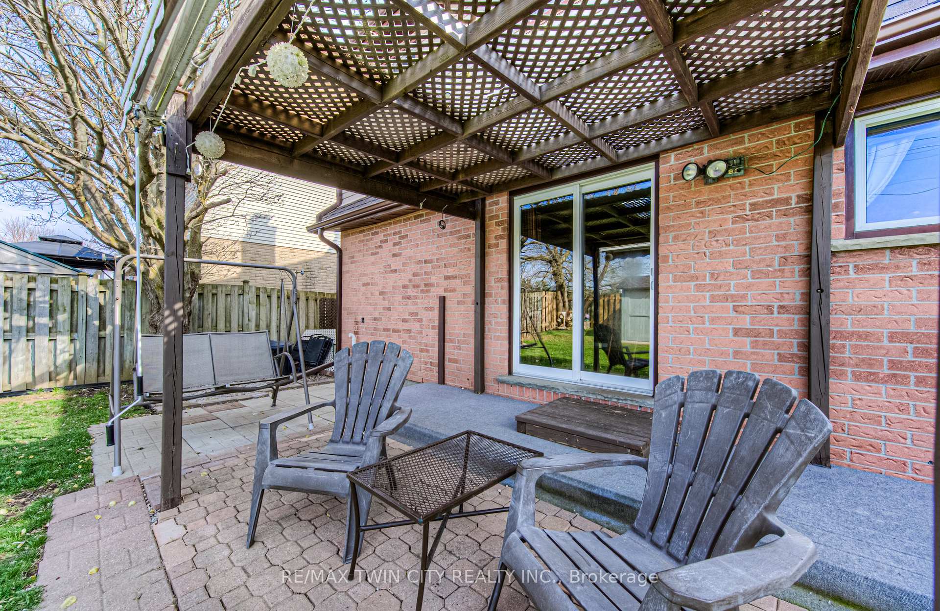 Photo 45 of 76 Newbury Drive, Kitchener — HOMEH