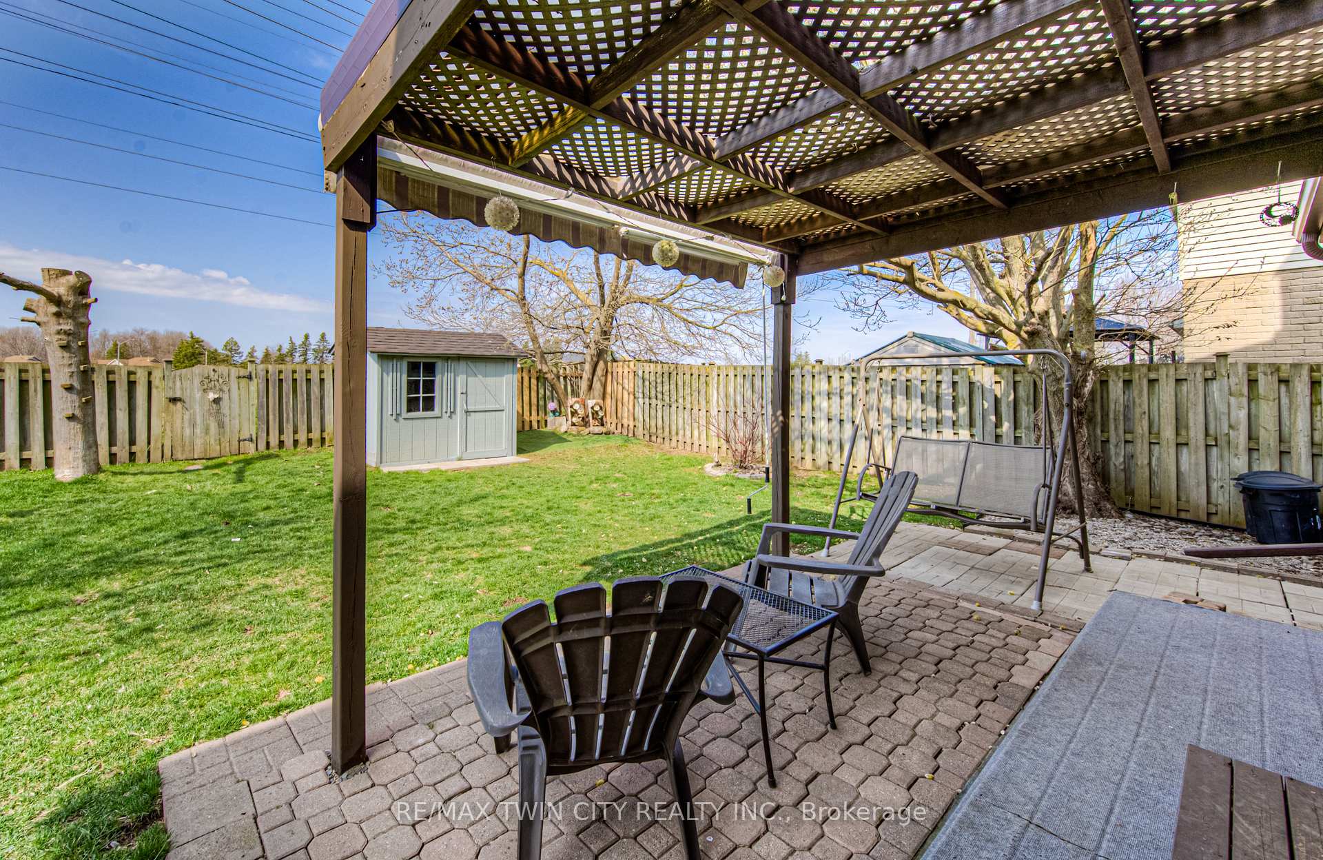 Photo 46 of 76 Newbury Drive, Kitchener — HOMEH