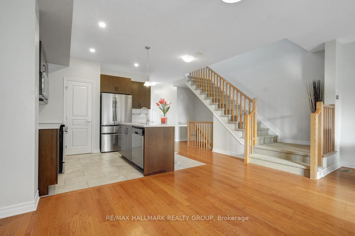 Photo 11 of 199A Shinny Avenue, Ottawa, Kanata - Emerald Meadows/Trailwest — HOMEH