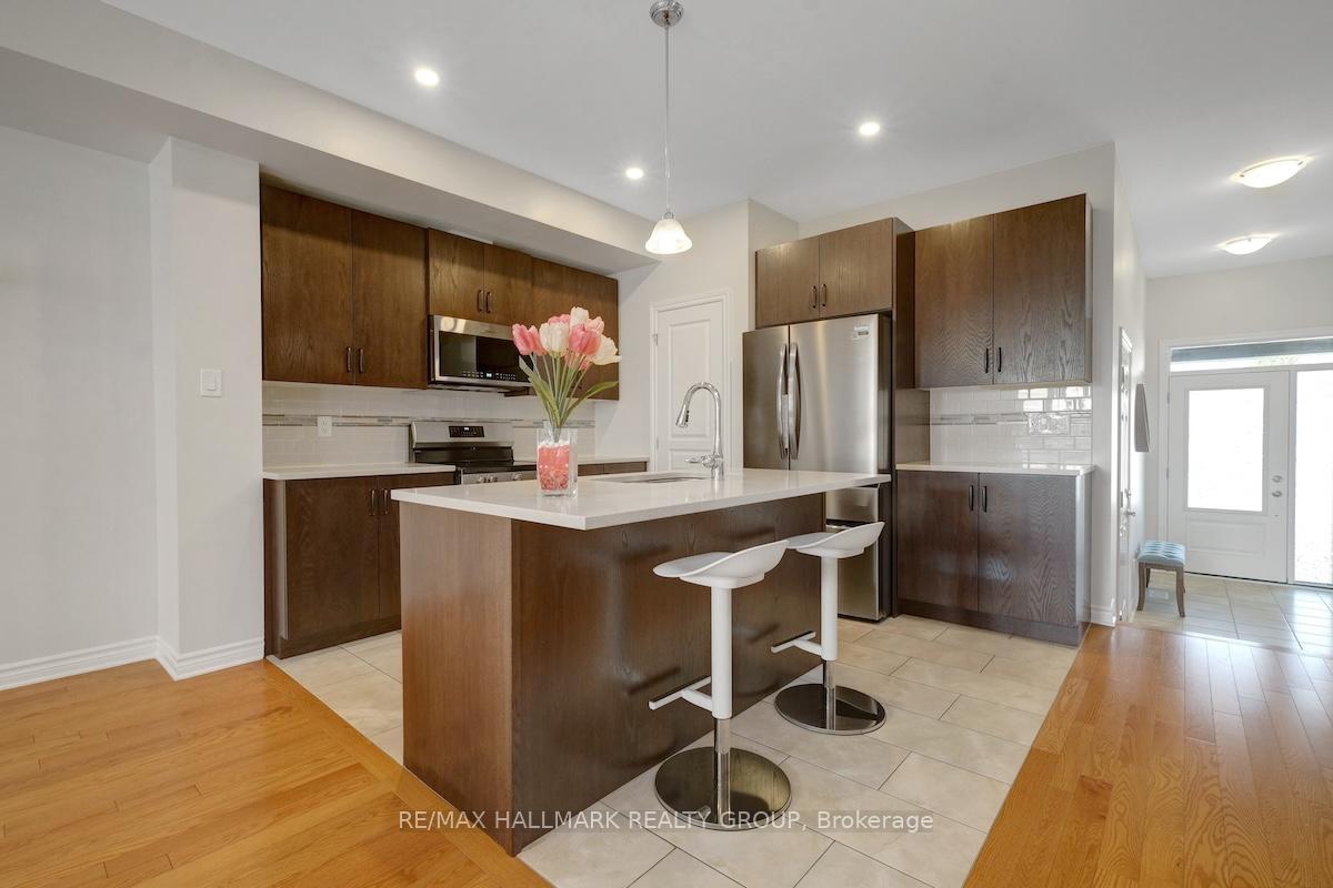 Photo 12 of 199A Shinny Avenue, Ottawa, Kanata - Emerald Meadows/Trailwest — HOMEH