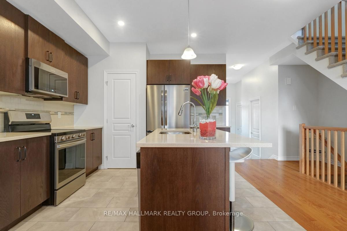Photo 19 of 199A Shinny Avenue, Ottawa, Kanata - Emerald Meadows/Trailwest — HOMEH
