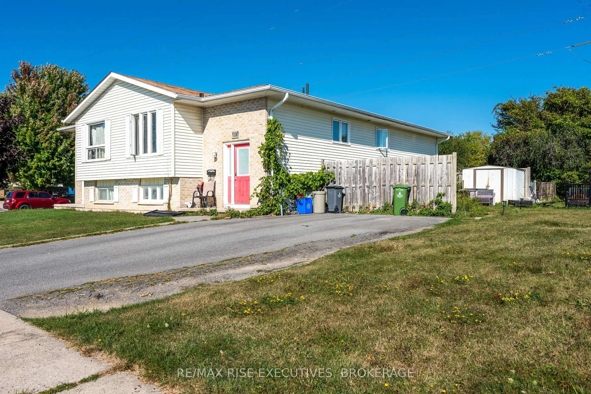 Photo 5 of 828 Bigham Court, Kingston, East Gardiners Rd — HOMEH