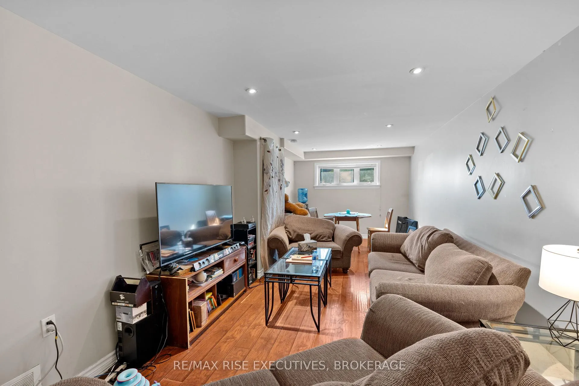Photo 106 of 828 Bigham Court, Kingston, East Gardiners Rd — HOMEH