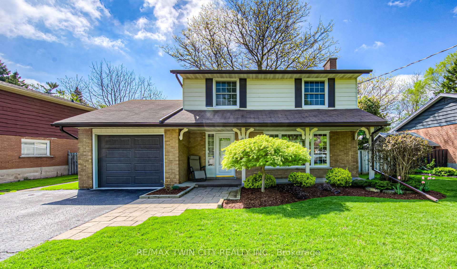 Photo 1 of 301 Greenbrook Drive, Kitchener — HOMEH