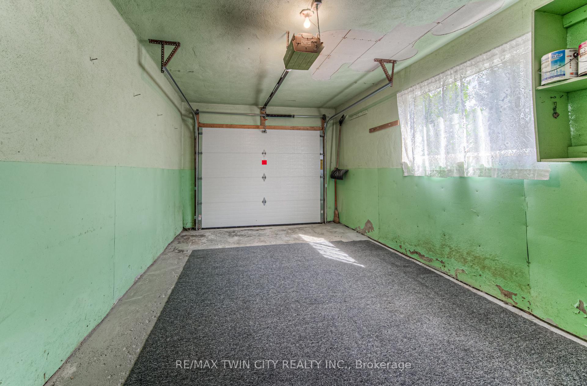 Photo 9 of 301 Greenbrook Drive, Kitchener — HOMEH