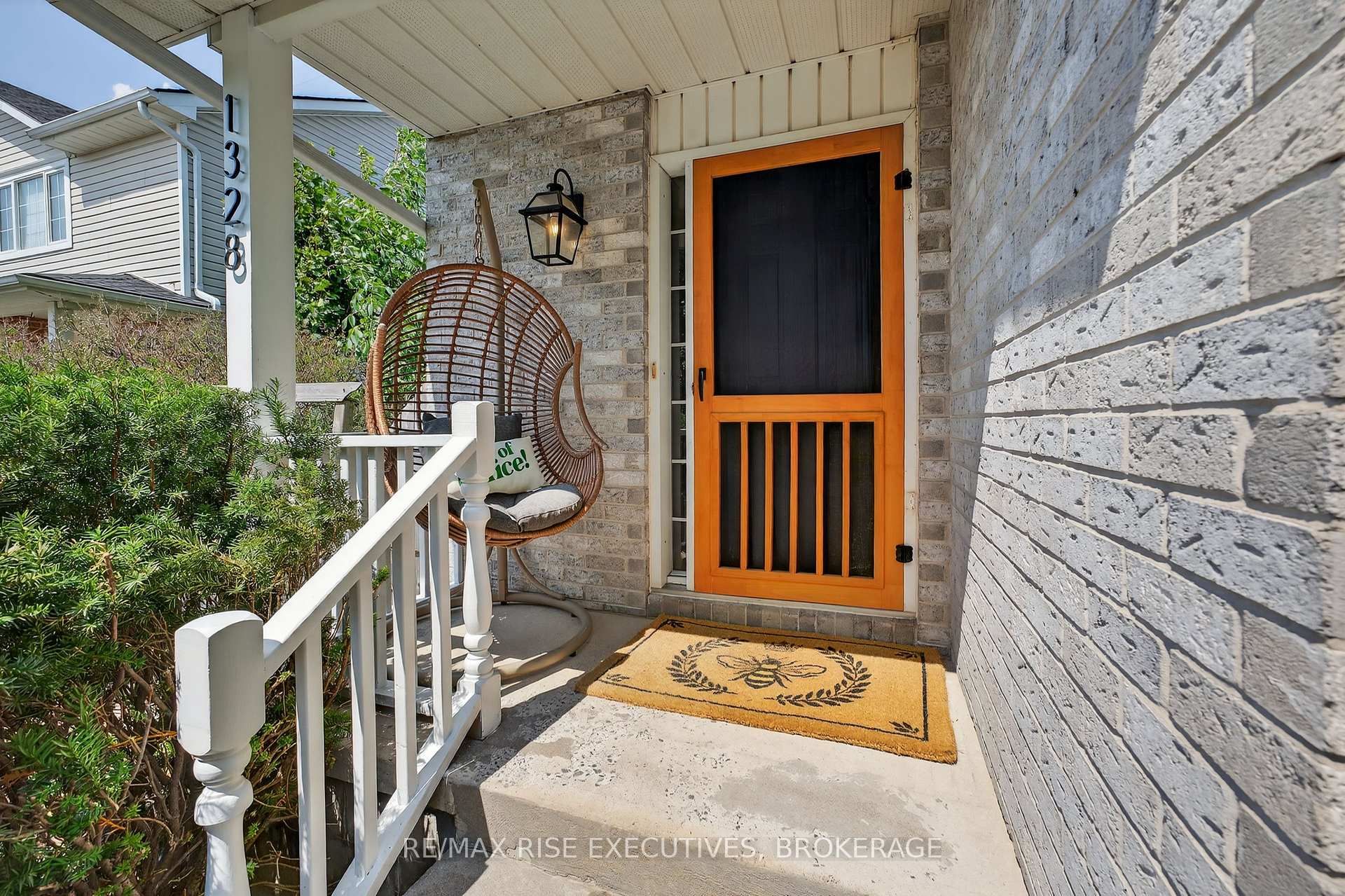 Photo 3 of 1328 Brackenwood Crescent, Kingston, City Northwest — HOMEH