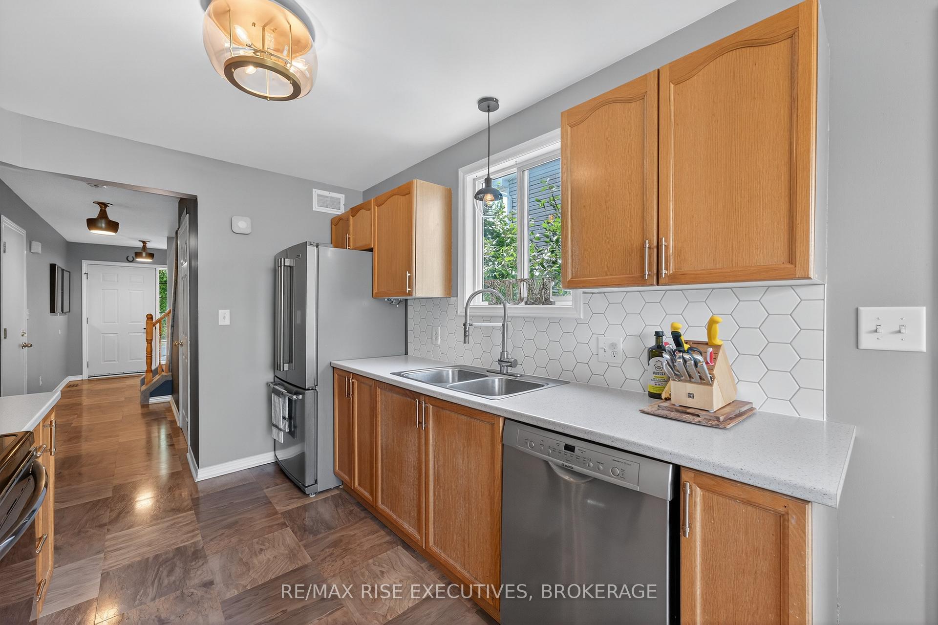 Photo 10 of 1328 Brackenwood Crescent, Kingston, City Northwest — HOMEH