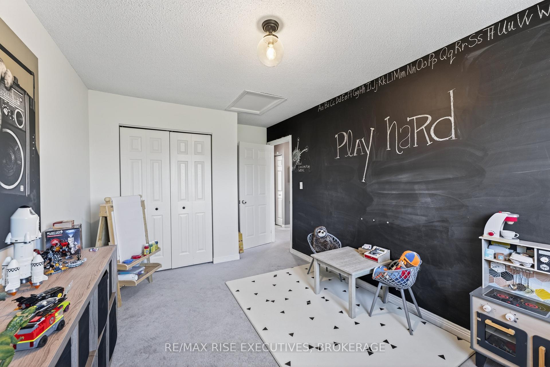 Photo 18 of 1328 Brackenwood Crescent, Kingston, City Northwest — HOMEH