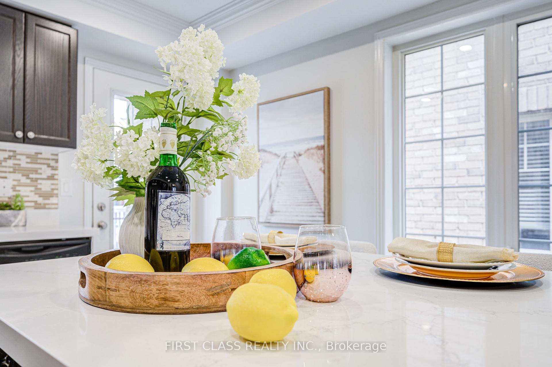 Photo 5 of 48 Truchard Avenue, Markham, Berczy — HOMEH
