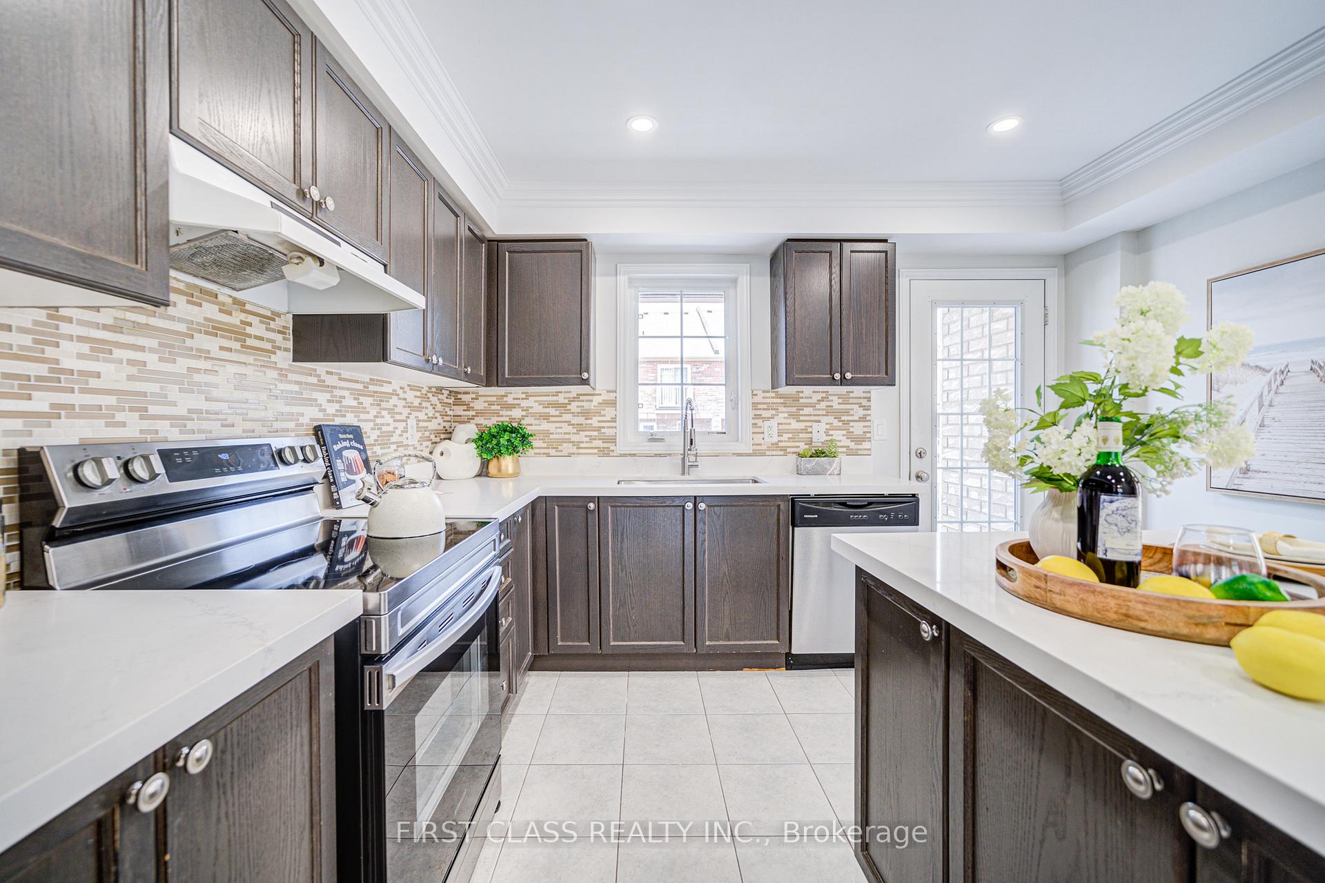 Photo 18 of 48 Truchard Avenue, Markham, Berczy — HOMEH