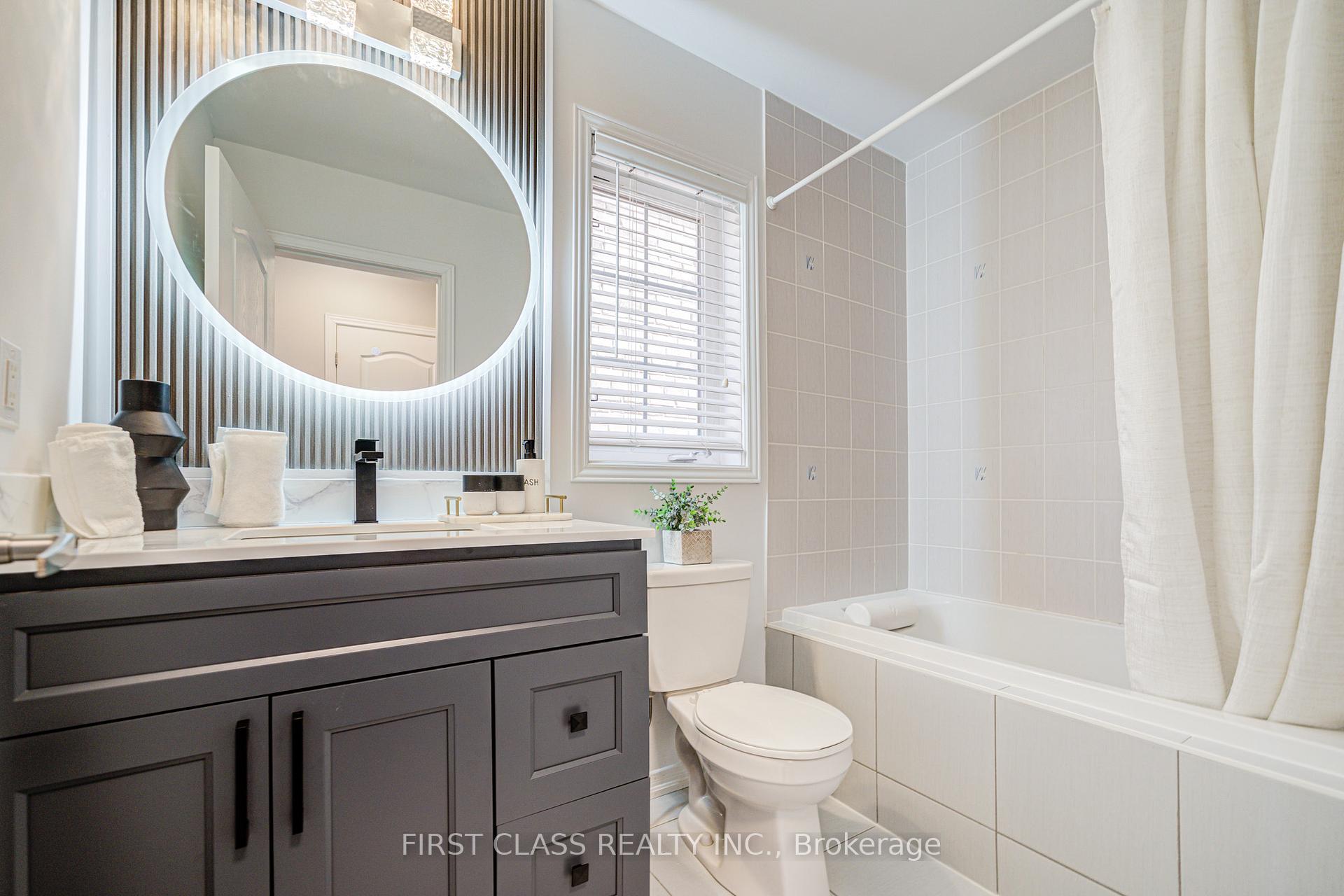 Photo 24 of 48 Truchard Avenue, Markham, Berczy — HOMEH