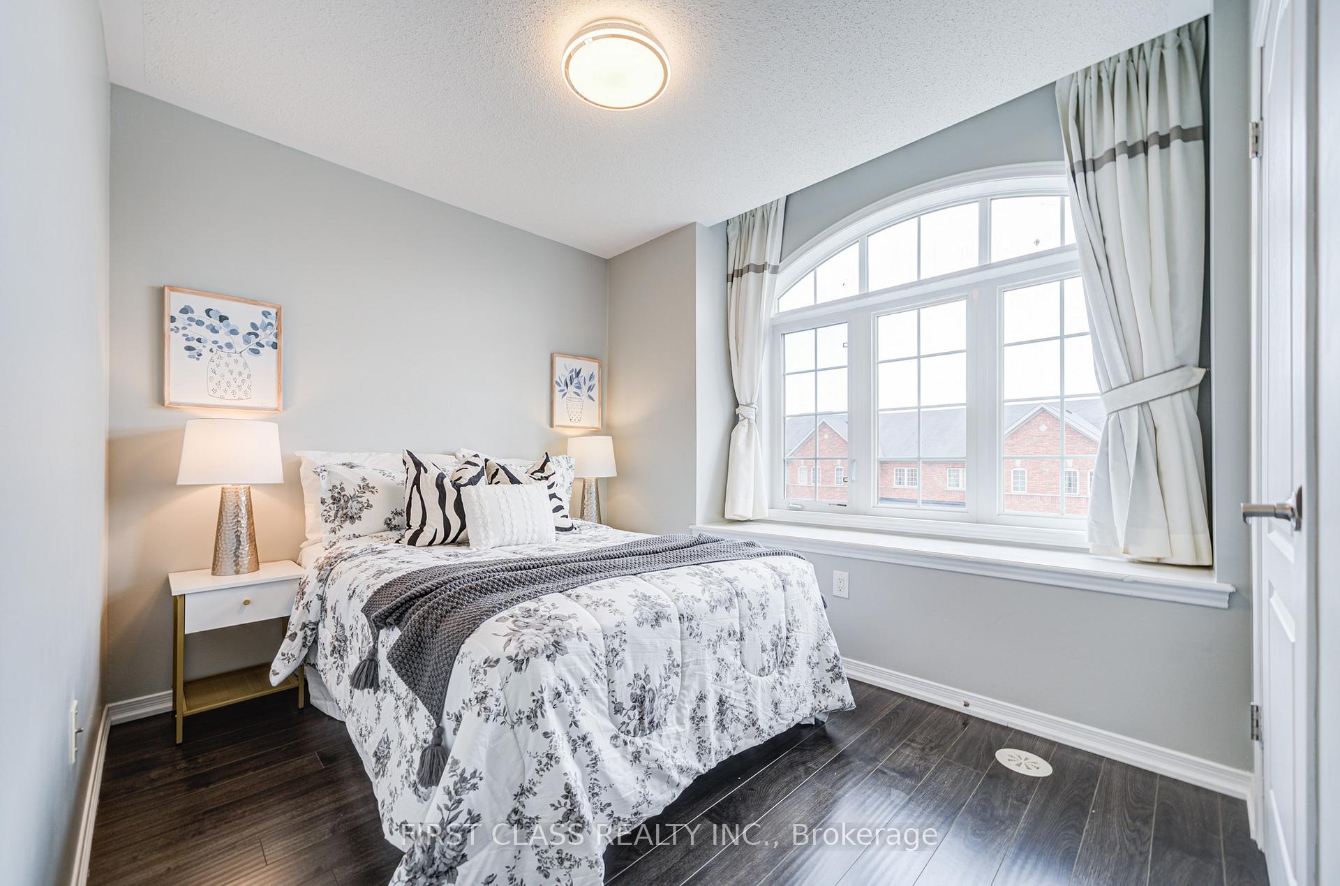 Photo 31 of 48 Truchard Avenue, Markham, Berczy — HOMEH
