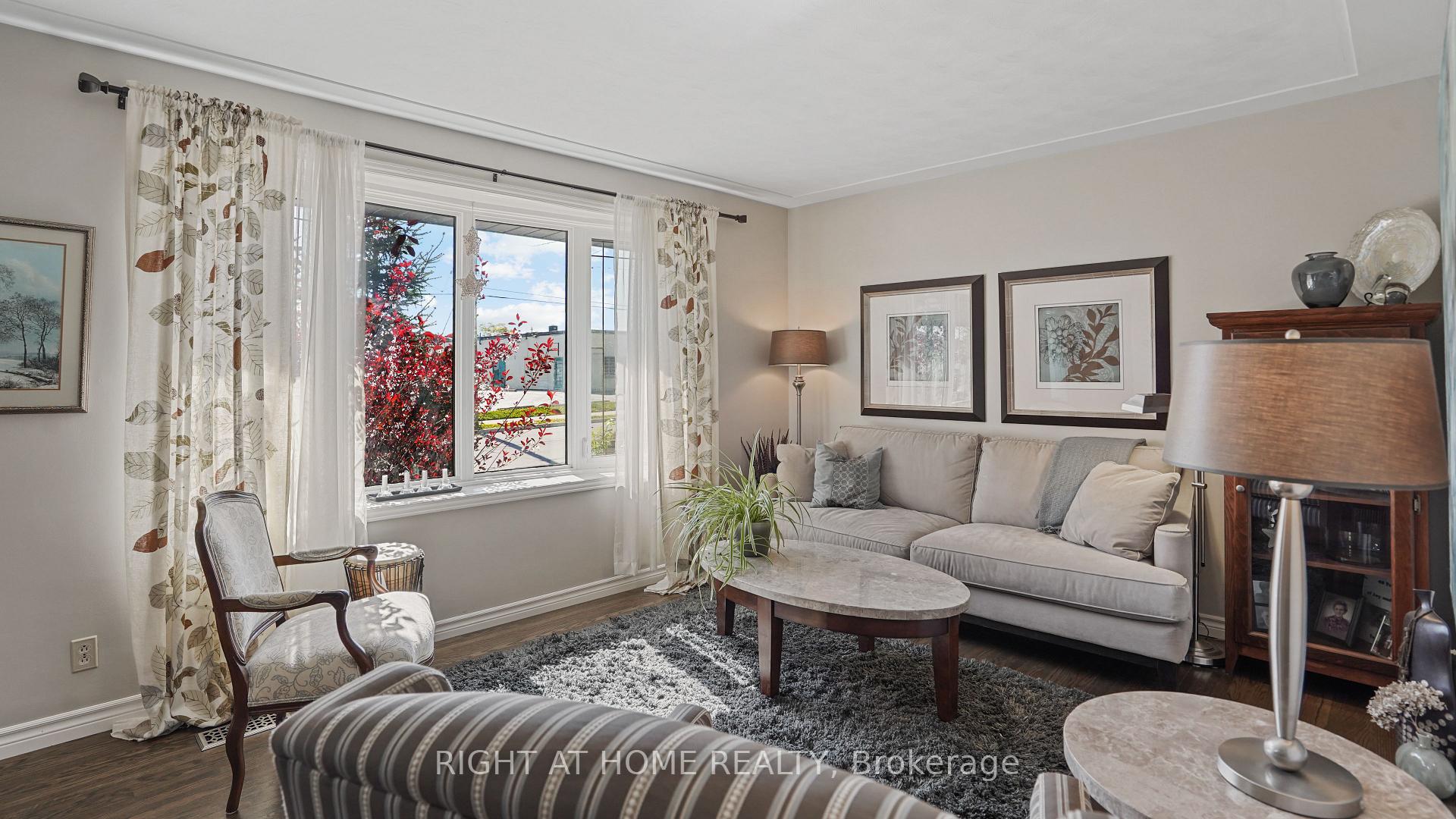 Photo 7 of 45 Bond Street, Kitchener — HOMEH