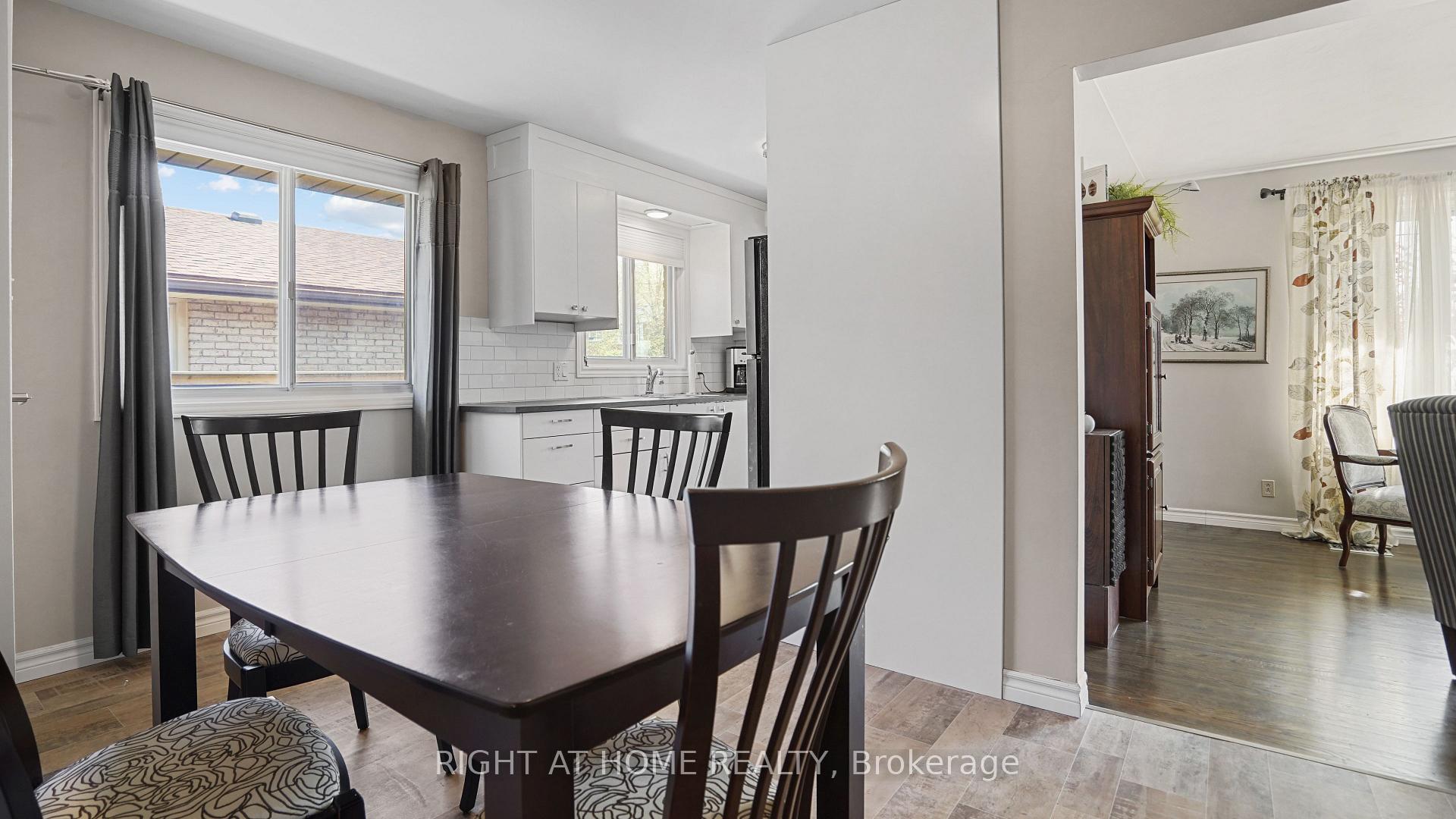 Photo 10 of 45 Bond Street, Kitchener — HOMEH