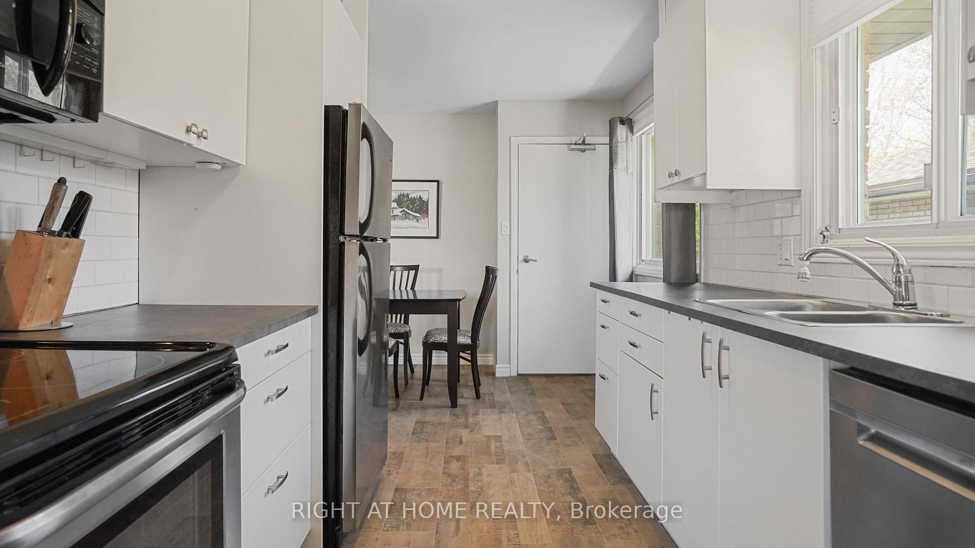 Photo 11 of 45 Bond Street, Kitchener — HOMEH