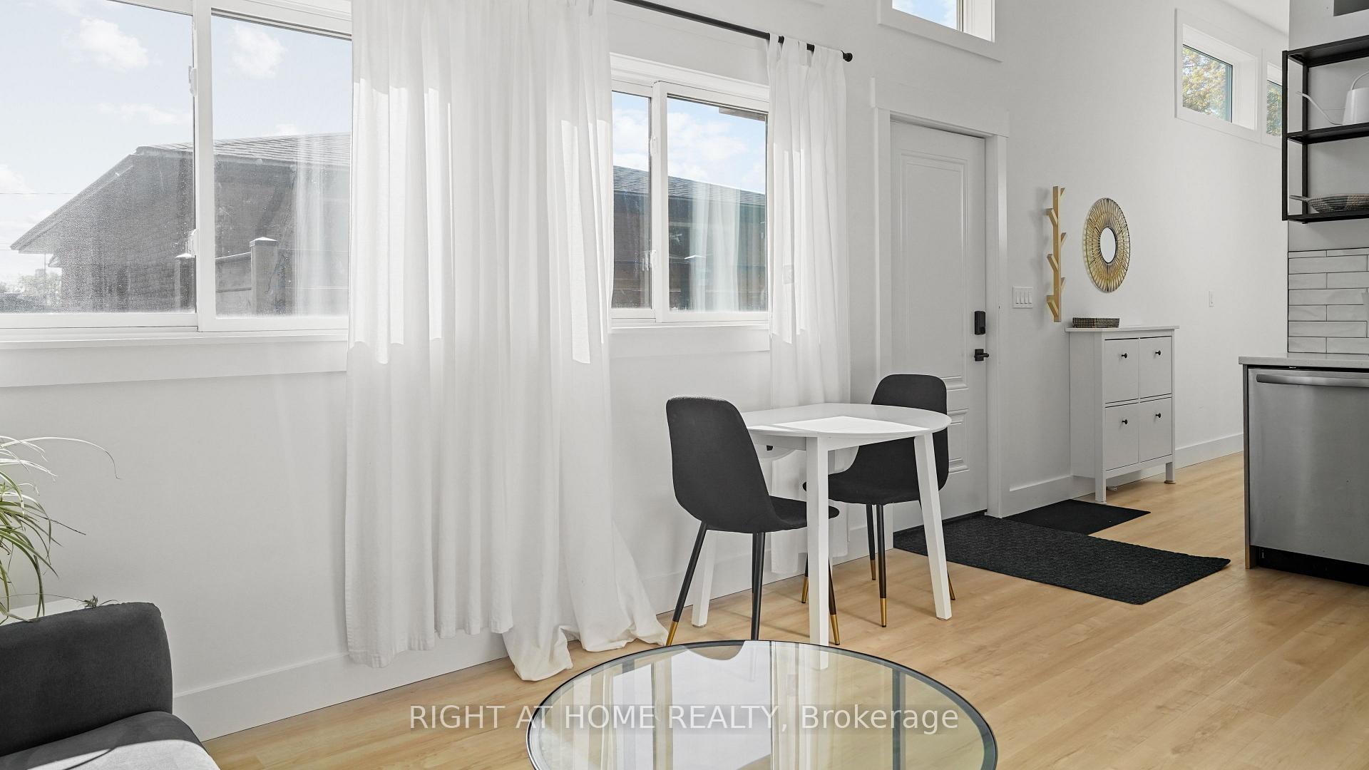 Photo 18 of 45 Bond Street, Kitchener — HOMEH
