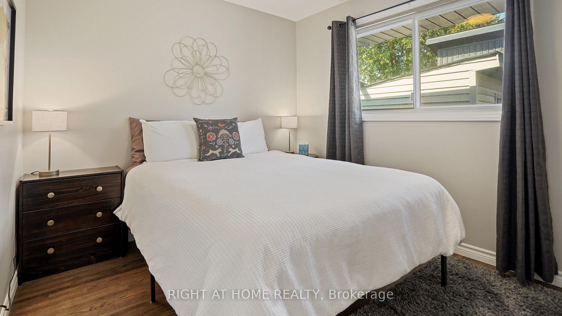 Photo 34 of 45 Bond Street, Kitchener — HOMEH
