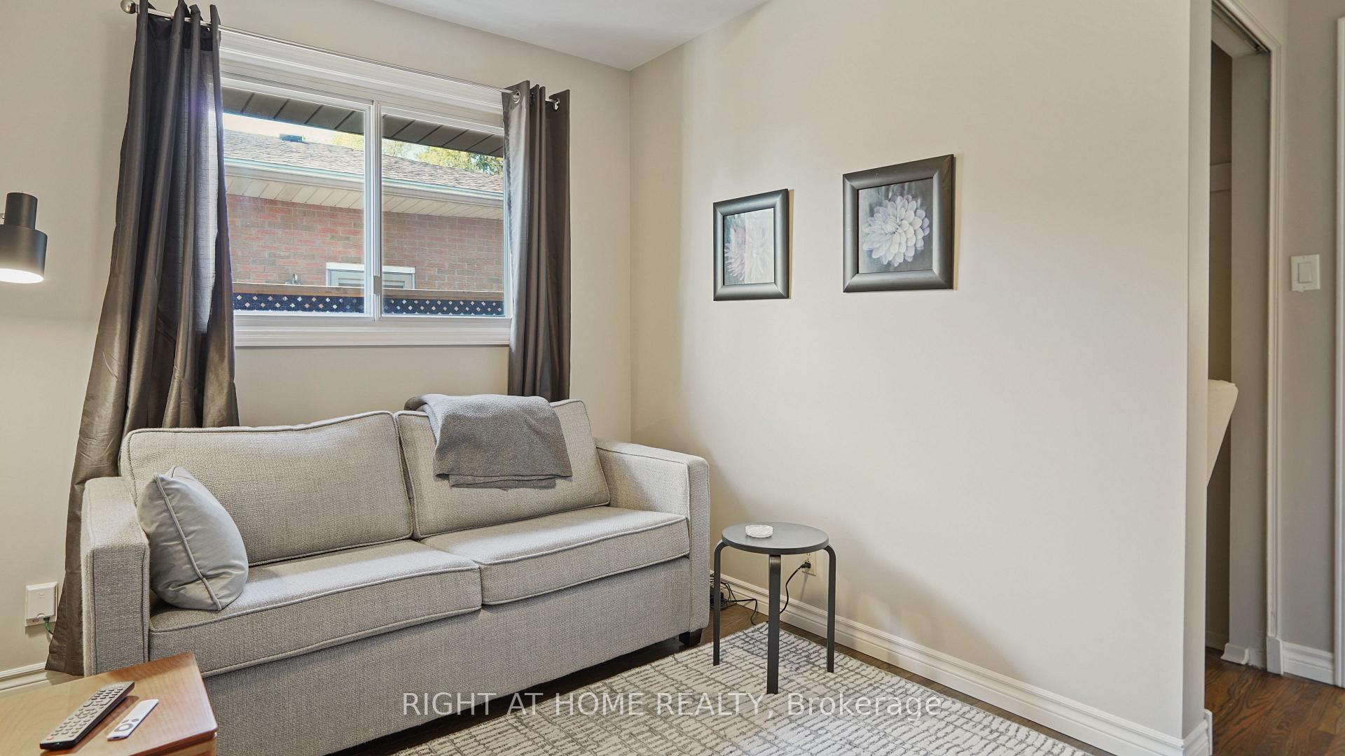 Photo 39 of 45 Bond Street, Kitchener — HOMEH