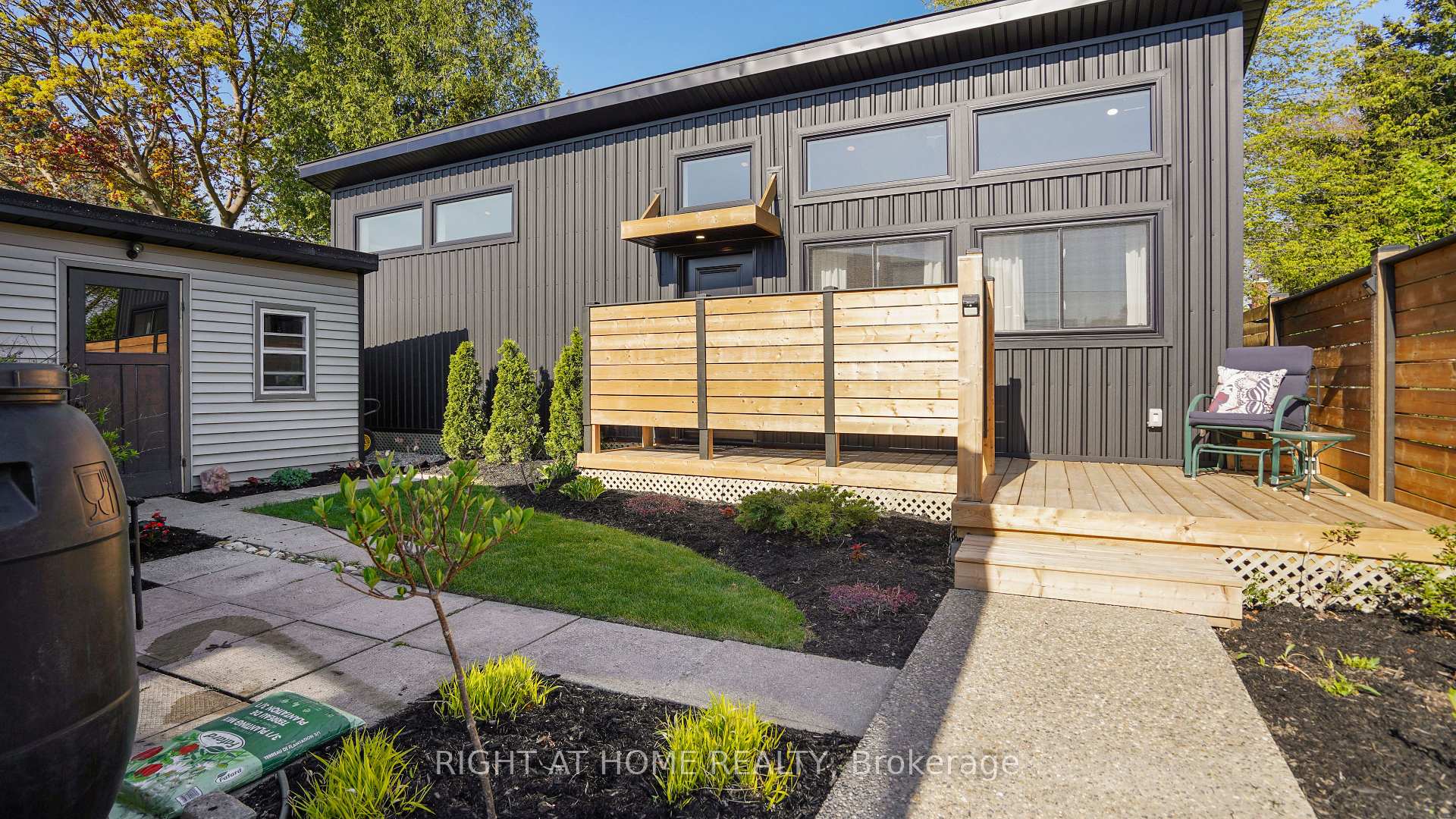 Photo 41 of 45 Bond Street, Kitchener — HOMEH