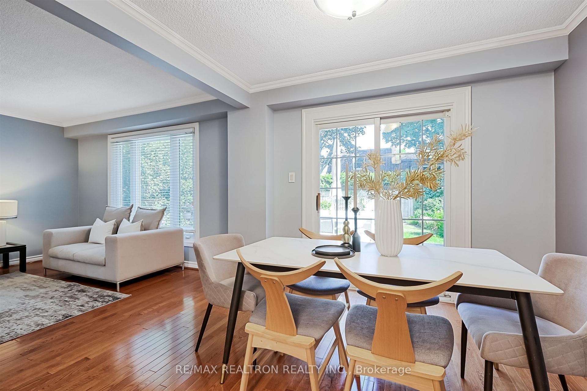 Photo 10 of 26 Ravengloss Drive, Markham, German Mills — HOMEH