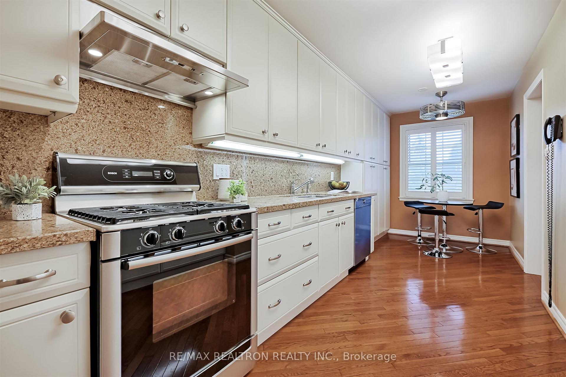 Photo 15 of 26 Ravengloss Drive, Markham, German Mills — HOMEH