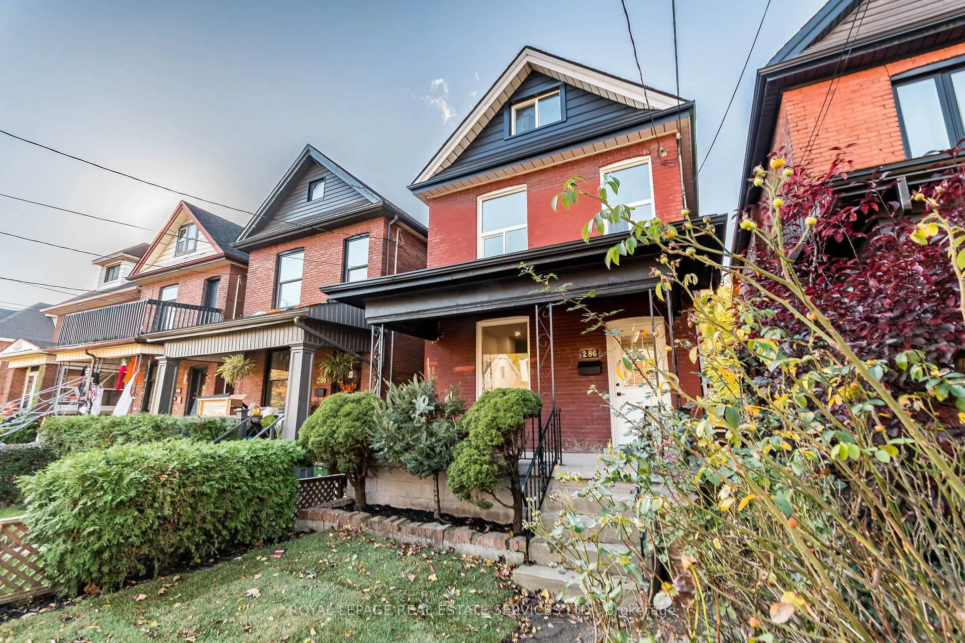 Front of Unit Upper, 286 Cumberland Avenue