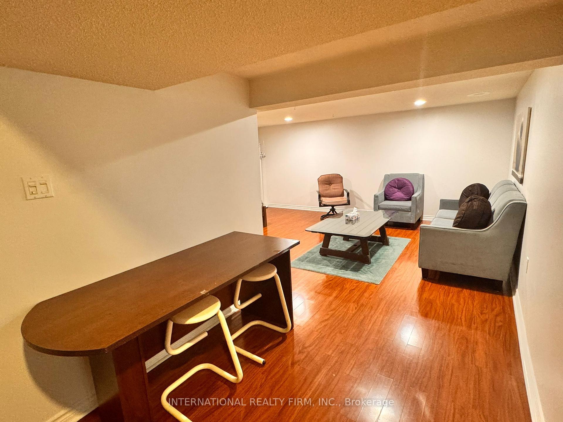 Photo 6 of Unit Basement, 14 Blue Spruce Lane, Markham, Royal Orchard — HOMEH