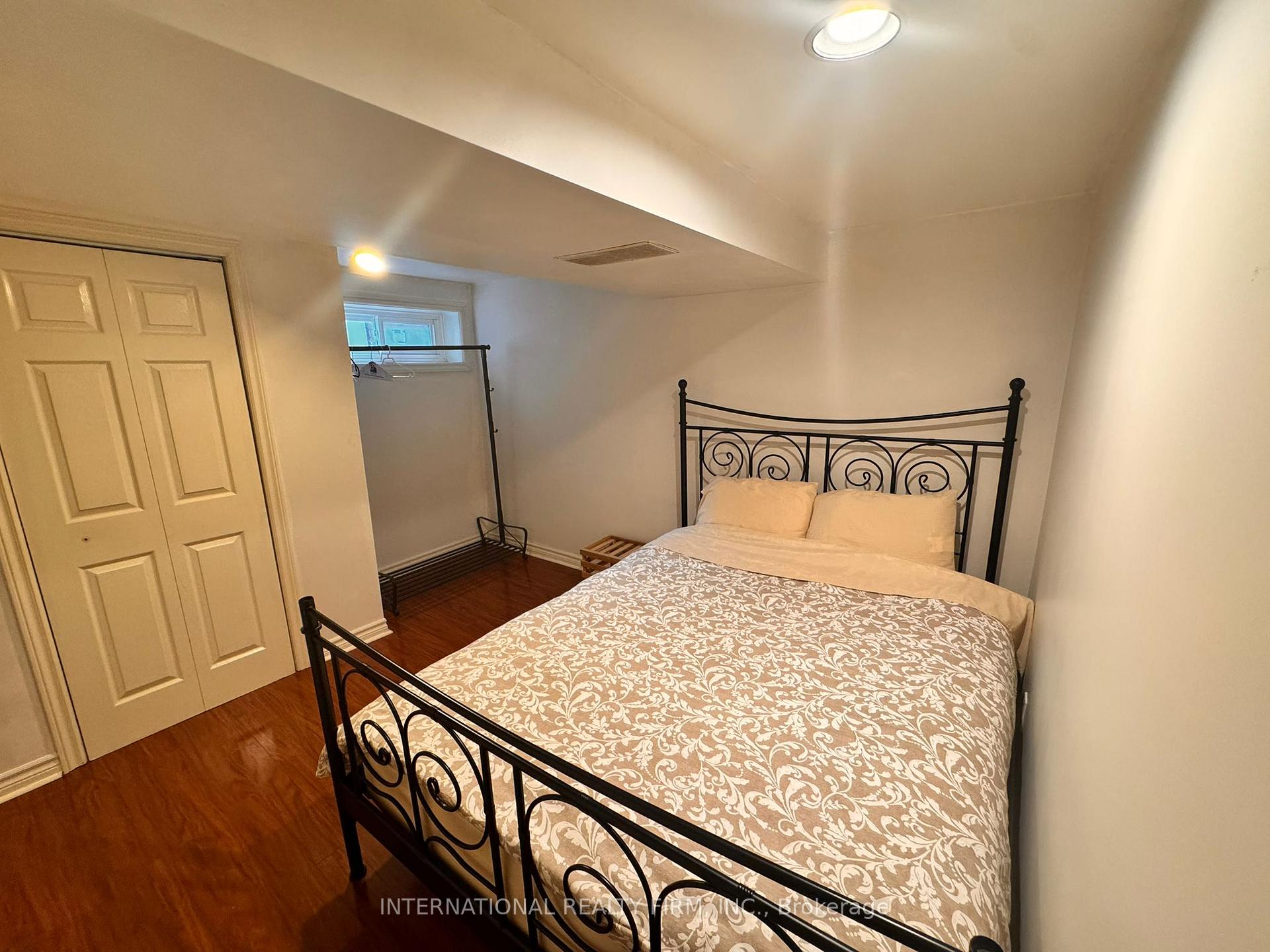 Photo 9 of Unit Basement, 14 Blue Spruce Lane, Markham, Royal Orchard — HOMEH