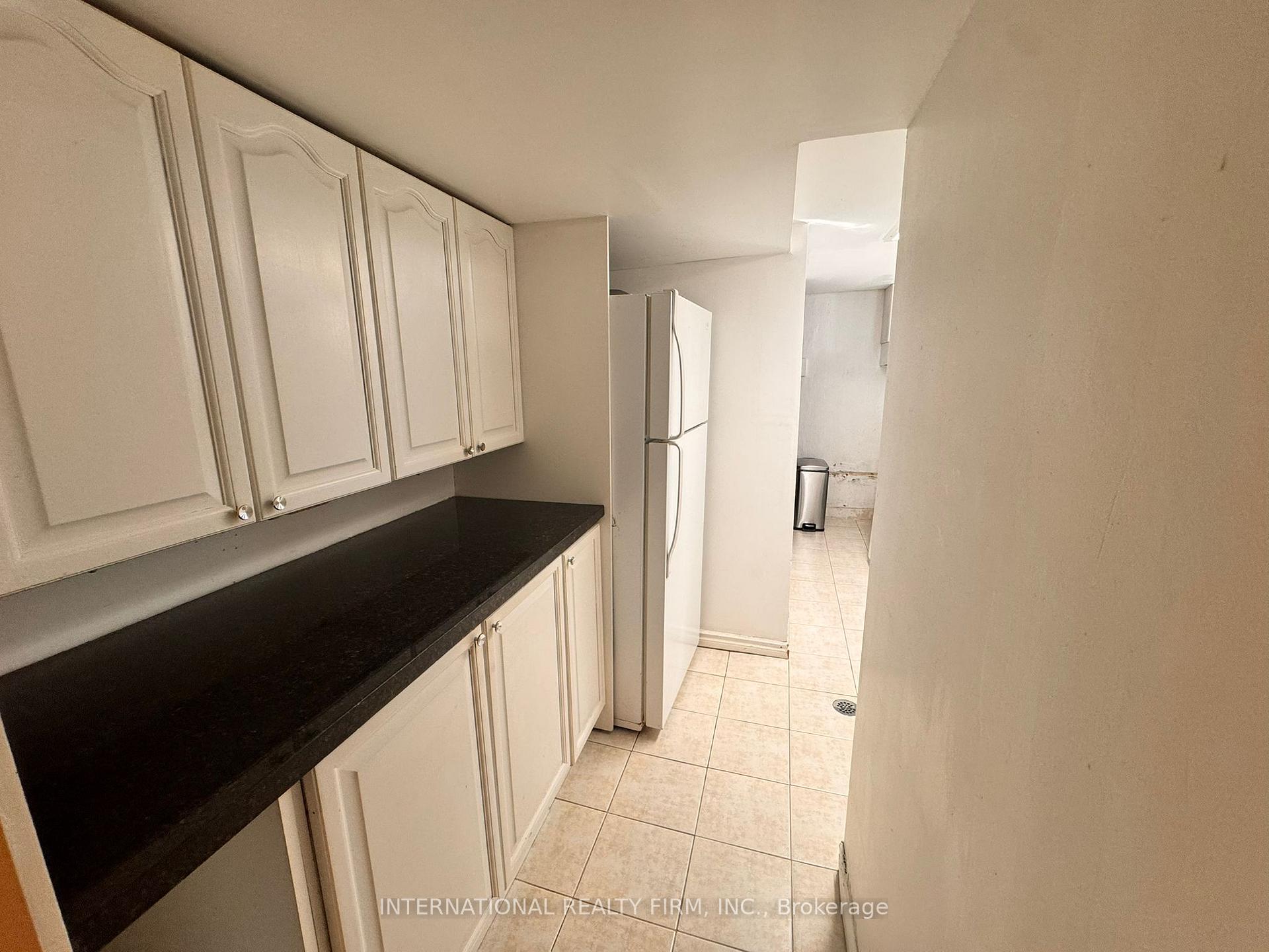 Photo 15 of Unit Basement, 14 Blue Spruce Lane, Markham, Royal Orchard — HOMEH