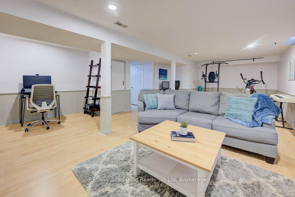 Photo 4 of 57 Royal Orchard Drive, Kitchener — HOMEH