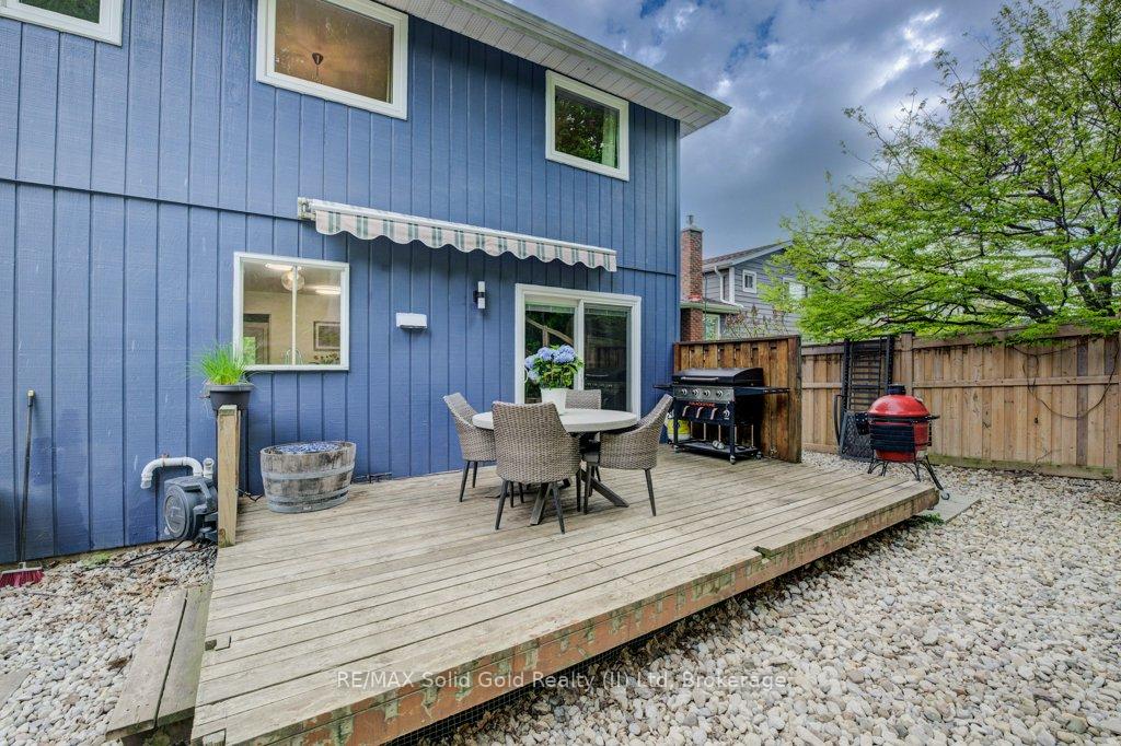 Photo 10 of 57 Royal Orchard Drive, Kitchener — HOMEH